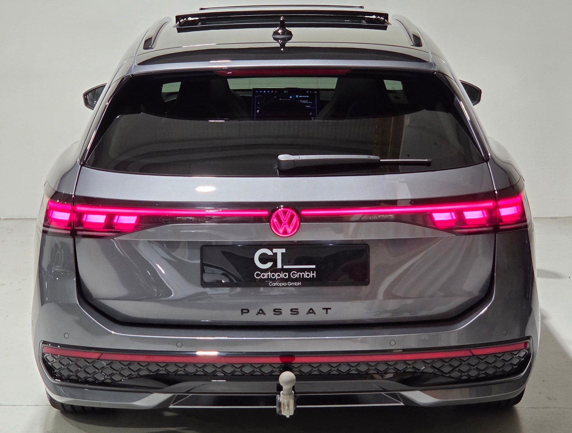 VW Passat Variant 2.0 TSI evo4 R-Line Signature Black Style 4 Motion DSG-image-3