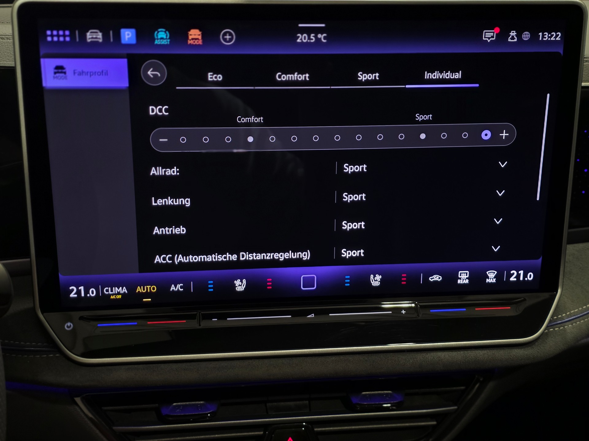 VW Passat Variant 2.0 TSI evo4 R-Line Signature Black Style 4 Motion DSG-image-15