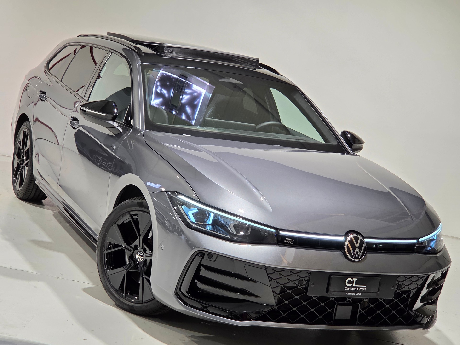 VW Passat Variant 2.0 TSI evo4 R-Line Signature Black Style 4 Motion DSG-image-29