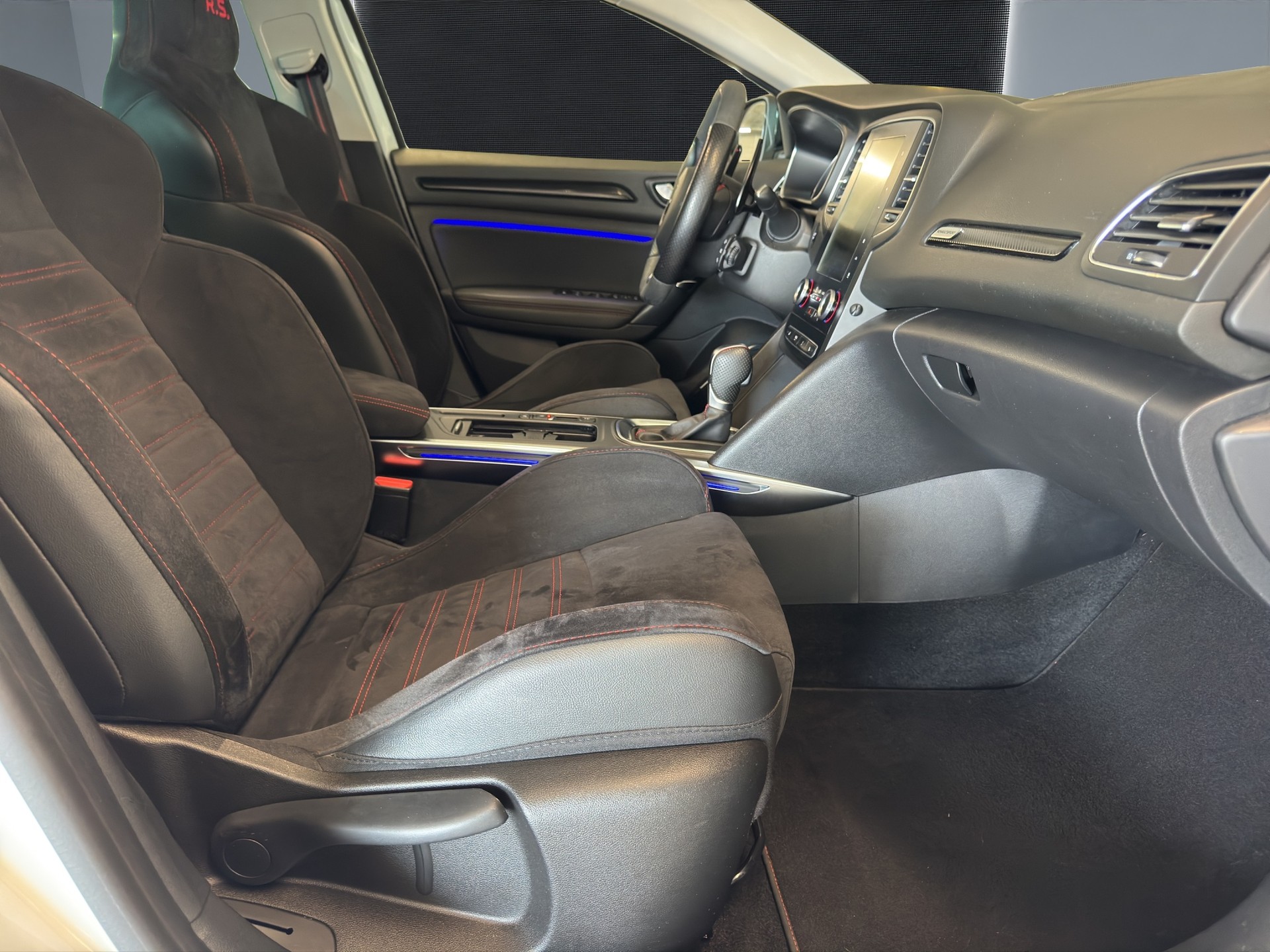 RENAULT Mégane RS 280 EDC //Pack Nav 8.7 Bose/Sièges de Sport R.S./Toit panoramique ouvrant éléctrique-image-9