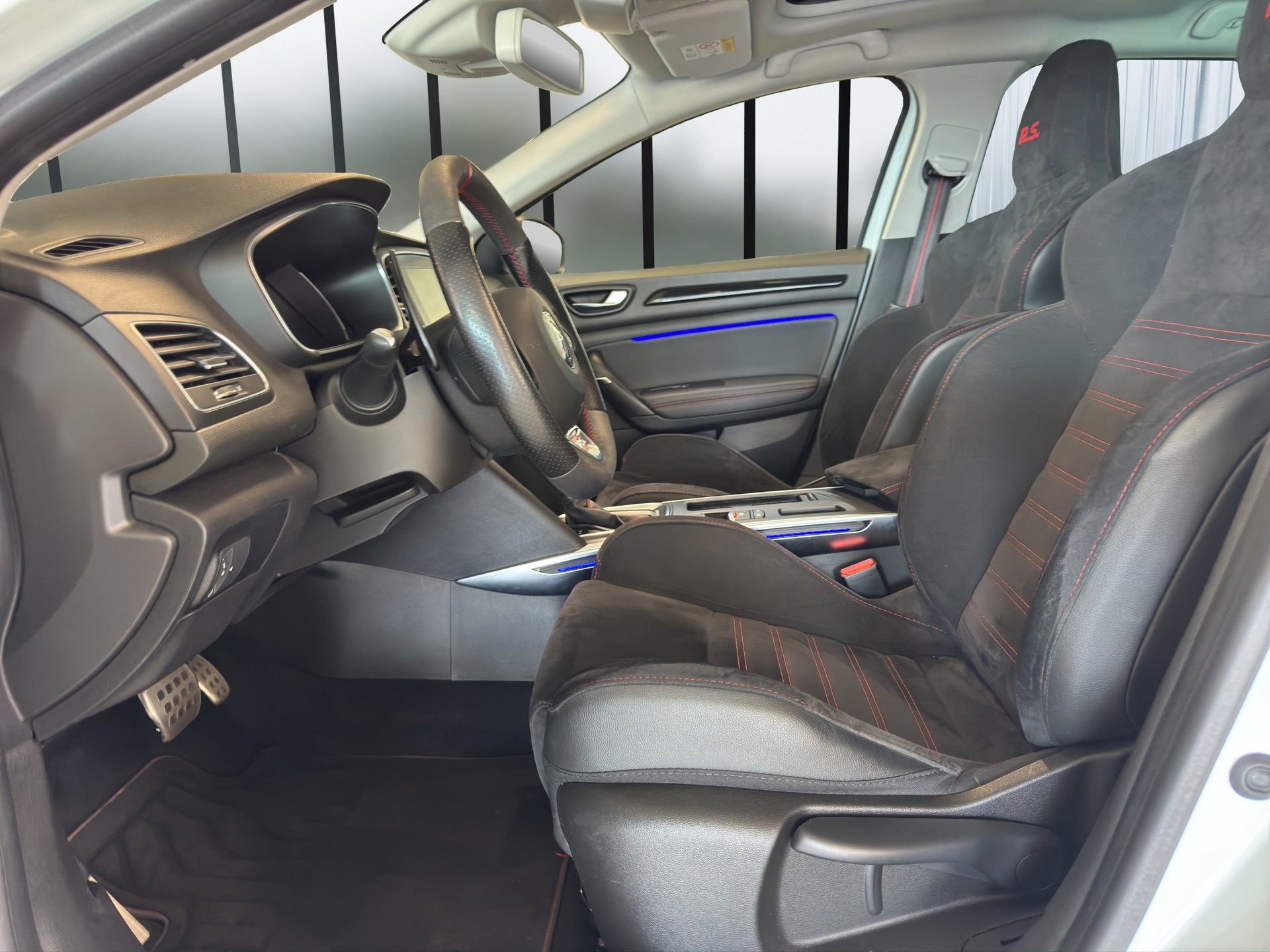 RENAULT Mégane RS 280 EDC //Pack Nav 8.7 Bose/Sièges de Sport R.S./Toit panoramique ouvrant éléctrique-image-6