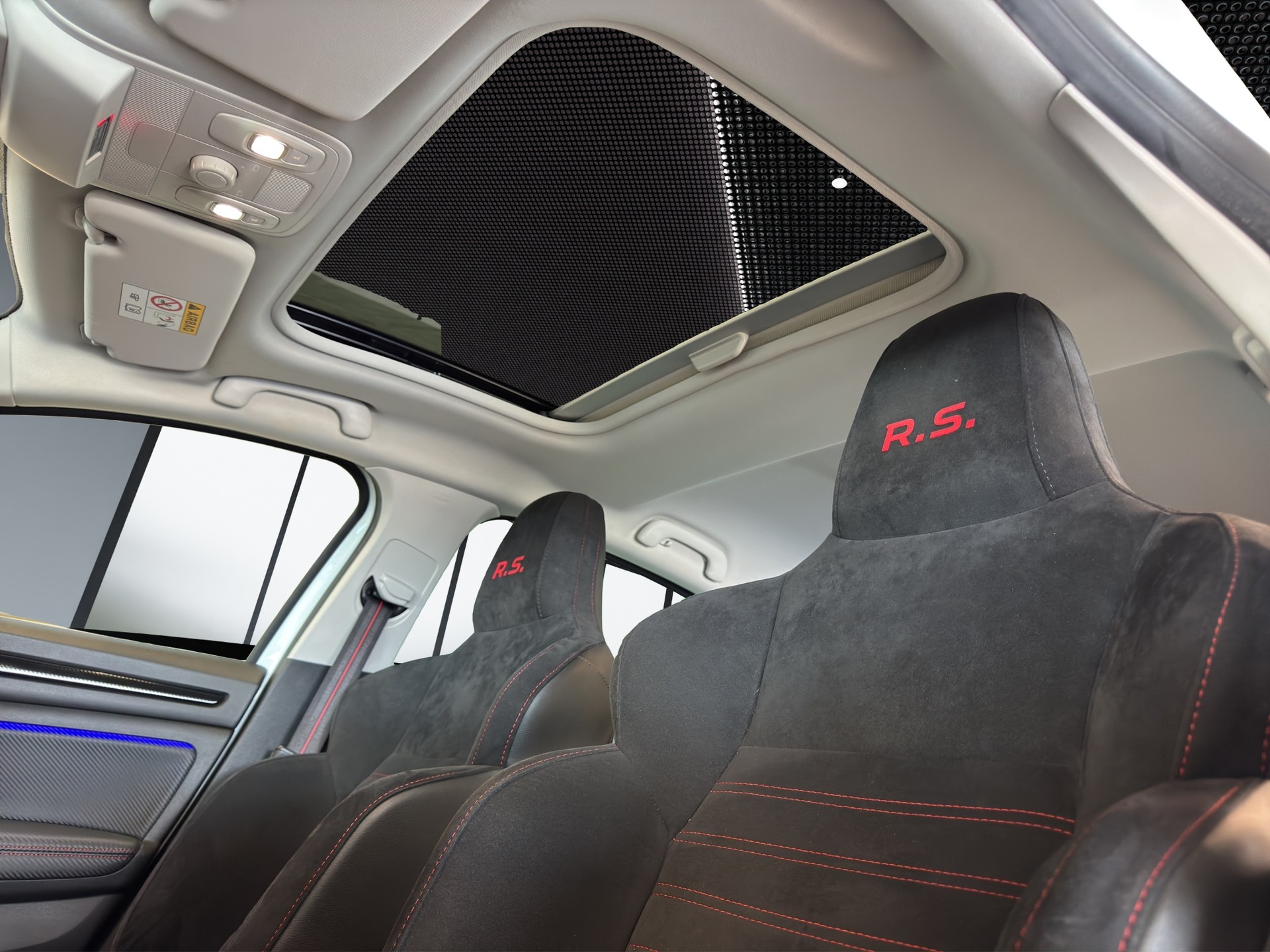 RENAULT Mégane RS 280 EDC //Pack Nav 8.7 Bose/Sièges de Sport R.S./Toit panoramique ouvrant éléctrique-image-8