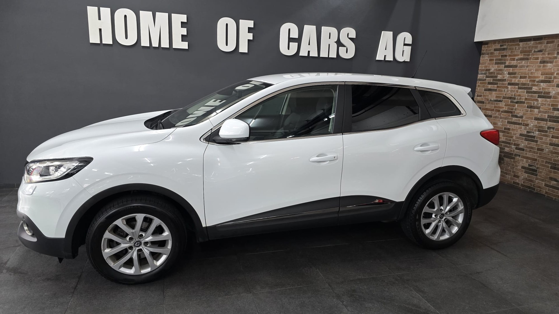 RENAULT Kadjar 1.6 dCi Zen 4x4-image-2