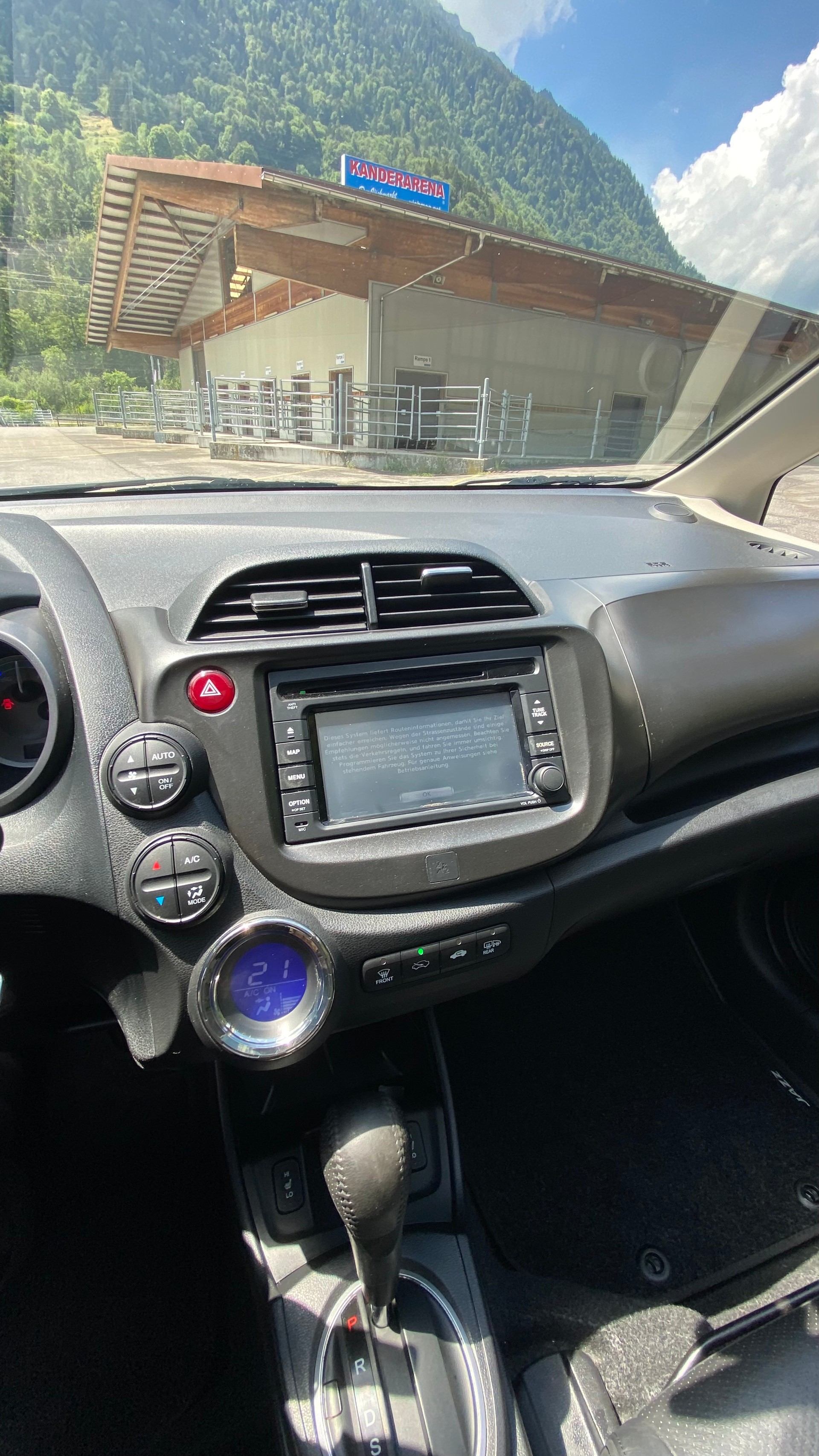 HONDA Jazz 1.3i Hybrid Exclusive CVT-image-6