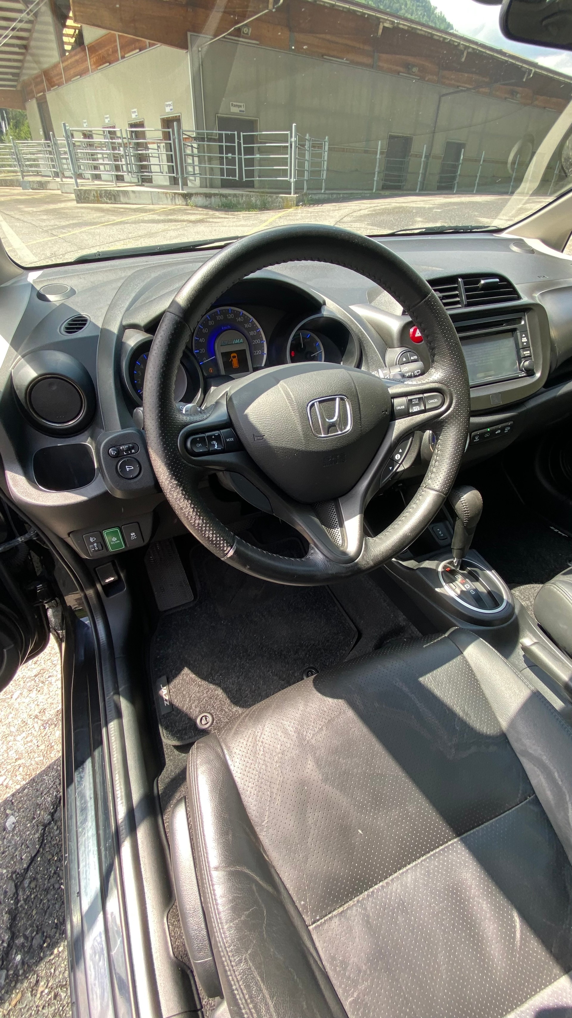 HONDA Jazz 1.3i Hybrid Exclusive CVT-image-12