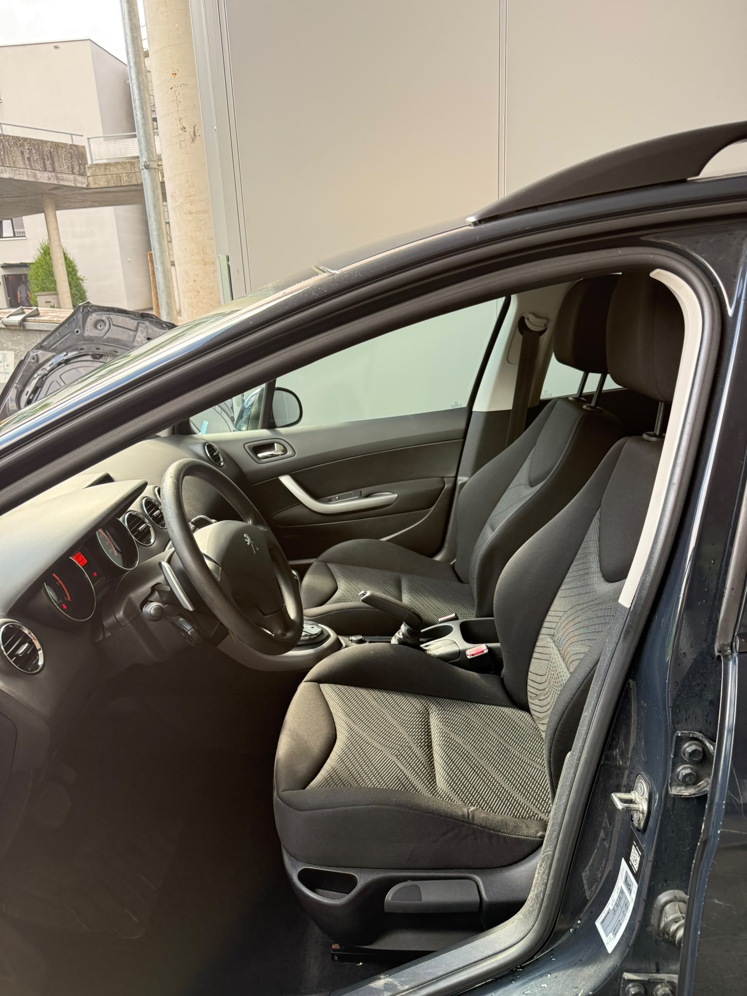 PEUGEOT 308 SW 1.6 HDI Access-image-3