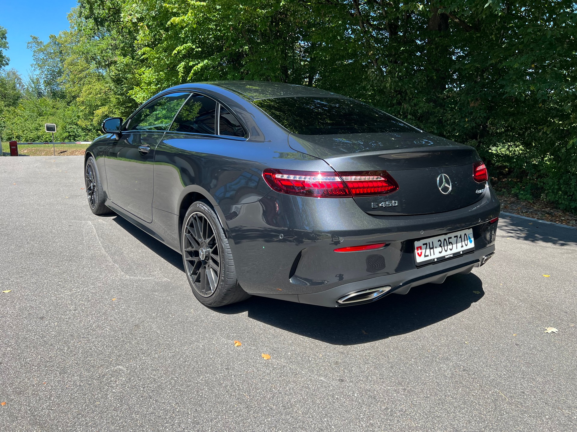 MERCEDES-BENZ E 450 AMG Line 4matic-image-1