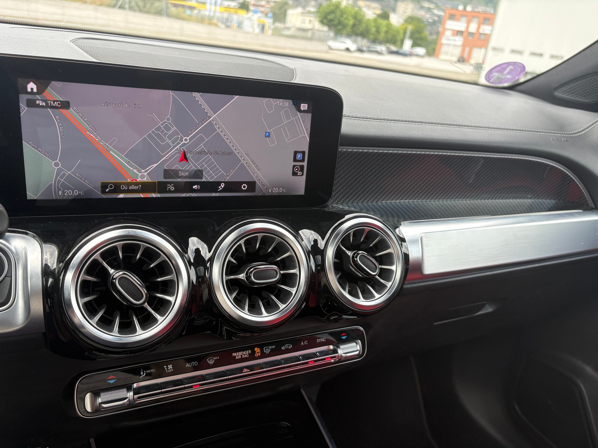 MERCEDES-BENZ GLB 250 4Matic AMG Line 8G-Tronic-image-7
