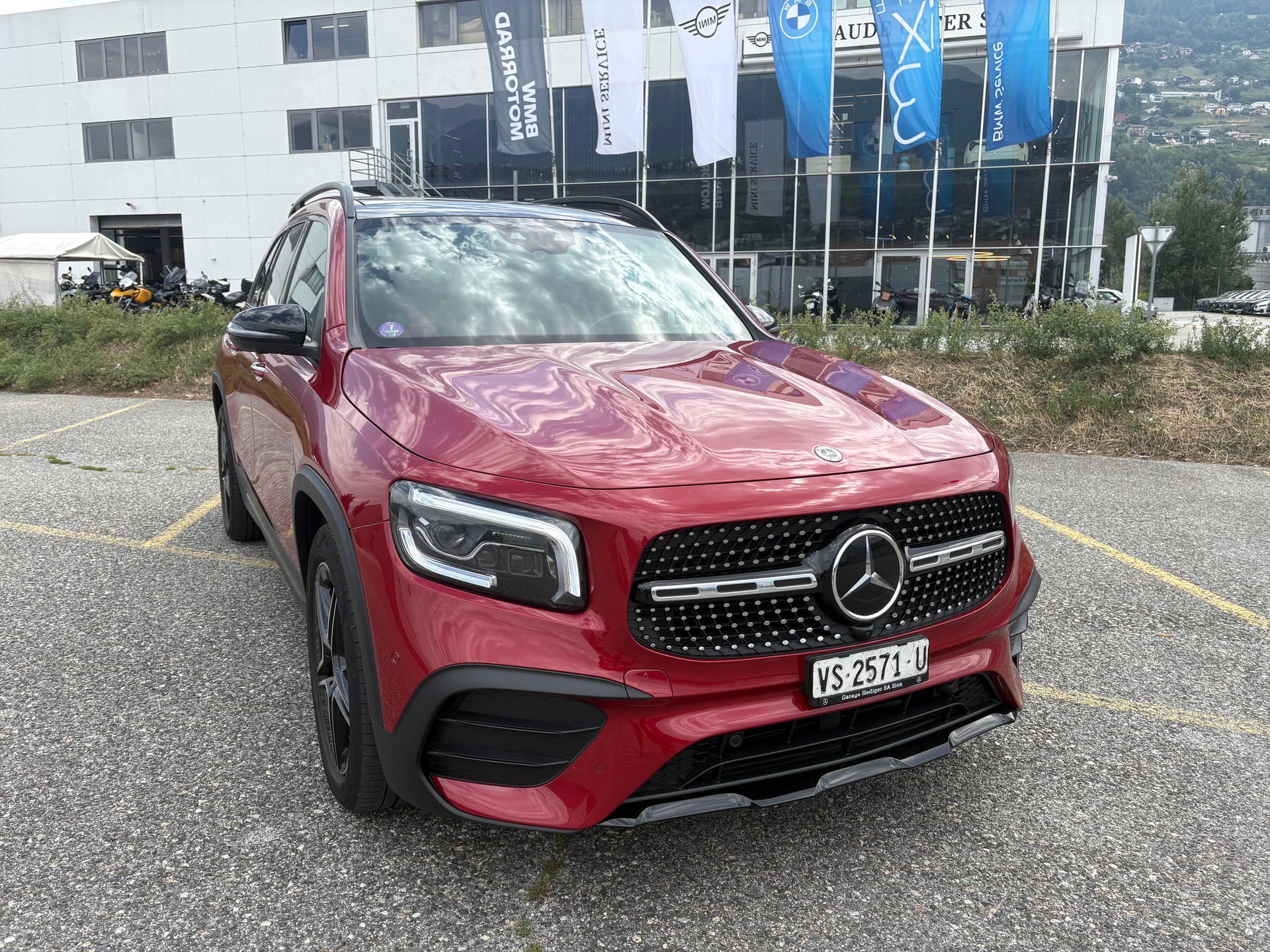 MERCEDES-BENZ GLB 250 4Matic AMG Line 8G-Tronic-image-1