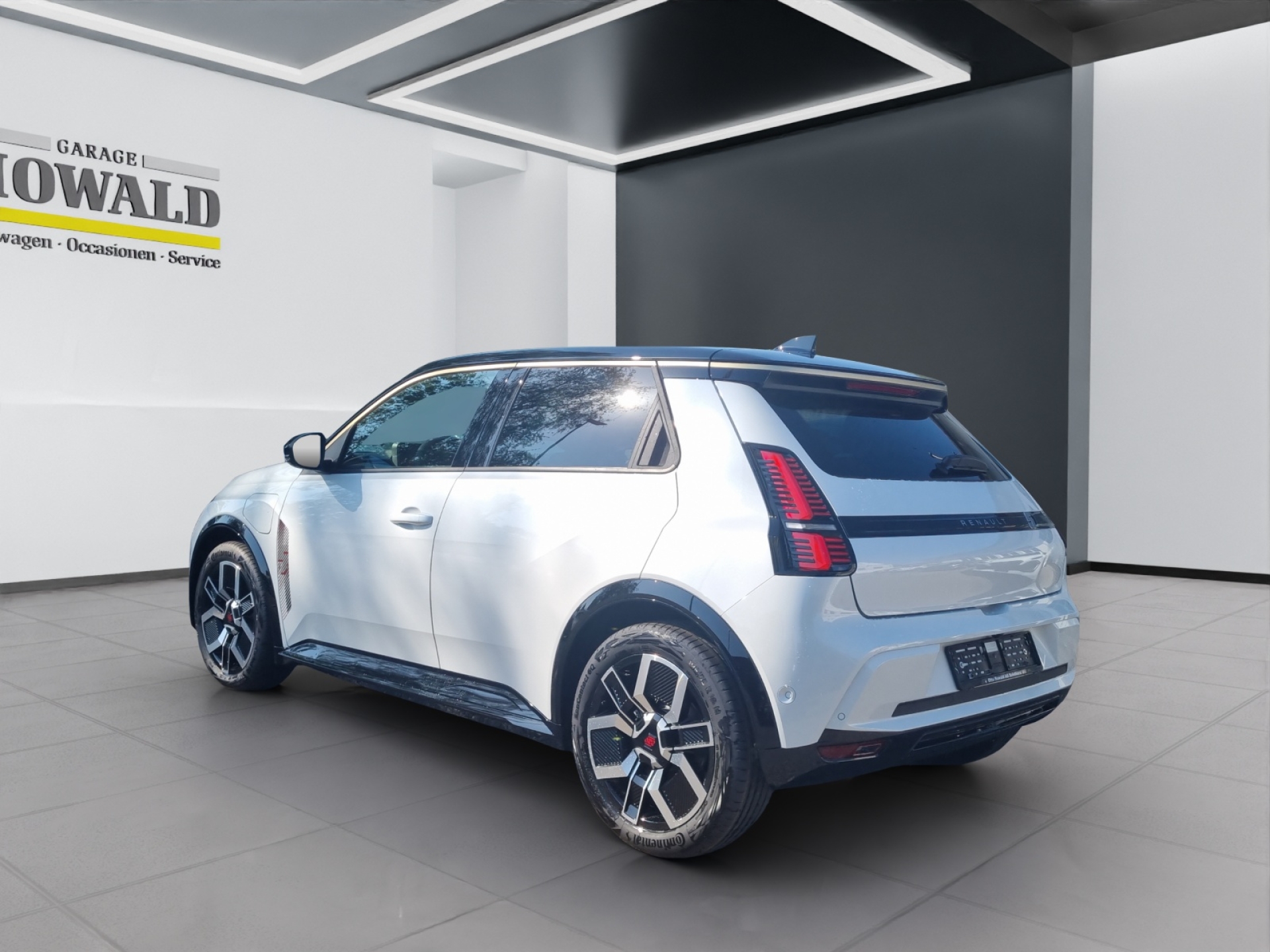 RENAULT R5 E-TECH ELECTRIC iconic five 150PS Comfort Range-showroom-element-2