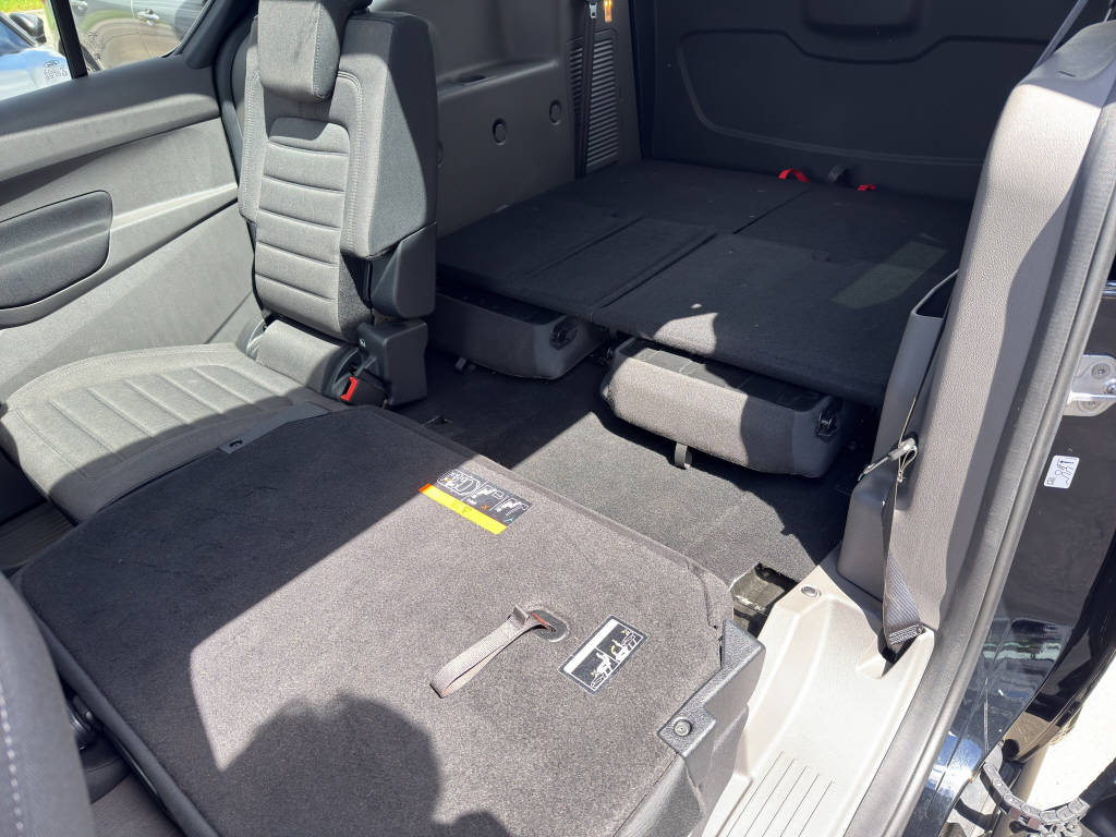 FORD TOURNEO CONNECT Grand 1.5 EcoBlue 120 Titanium-image-17
