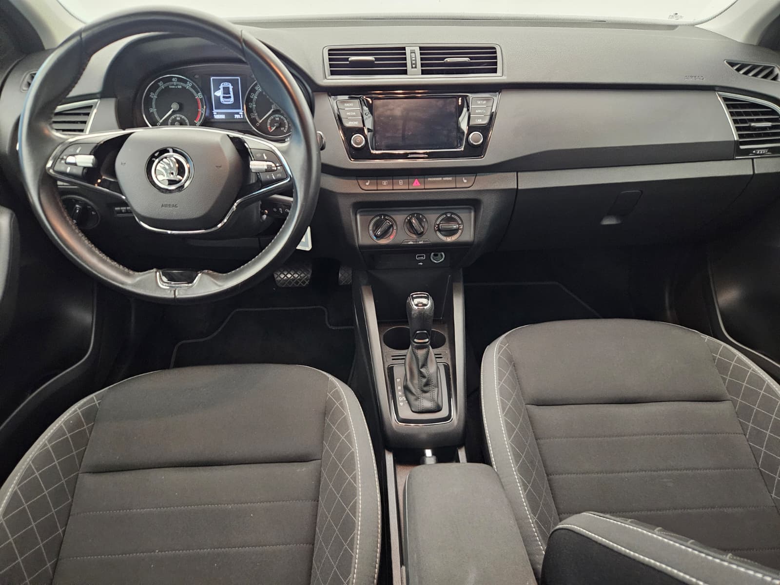 SKODA Fabia 1.0 TSI Ambition DSG-image-9