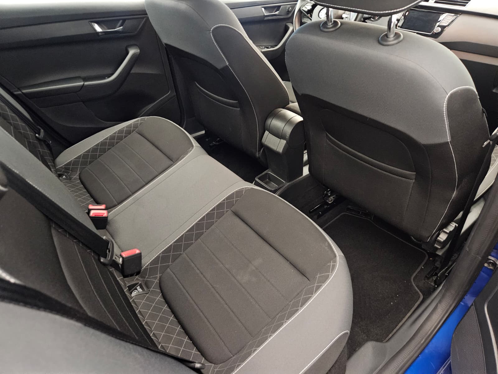 SKODA Fabia 1.0 TSI Ambition DSG-image-13