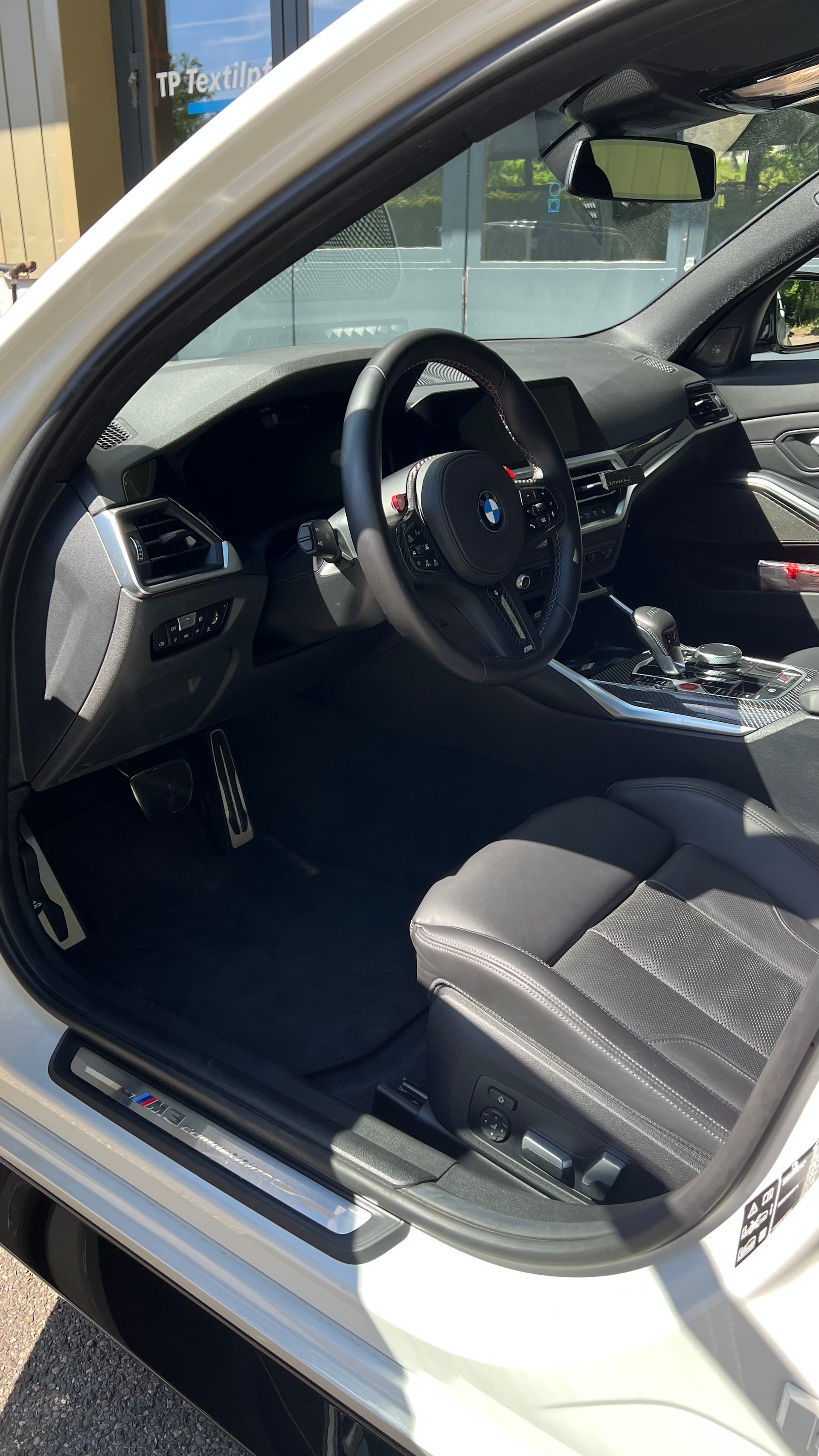 BMW M3 Competition xDrive-image-4