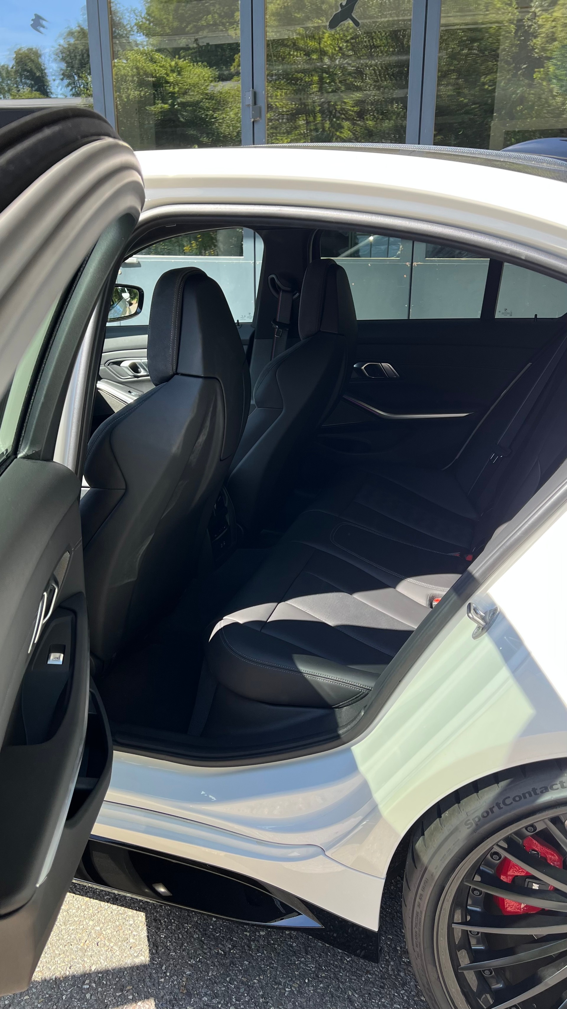 BMW M3 Competition xDrive-image-5