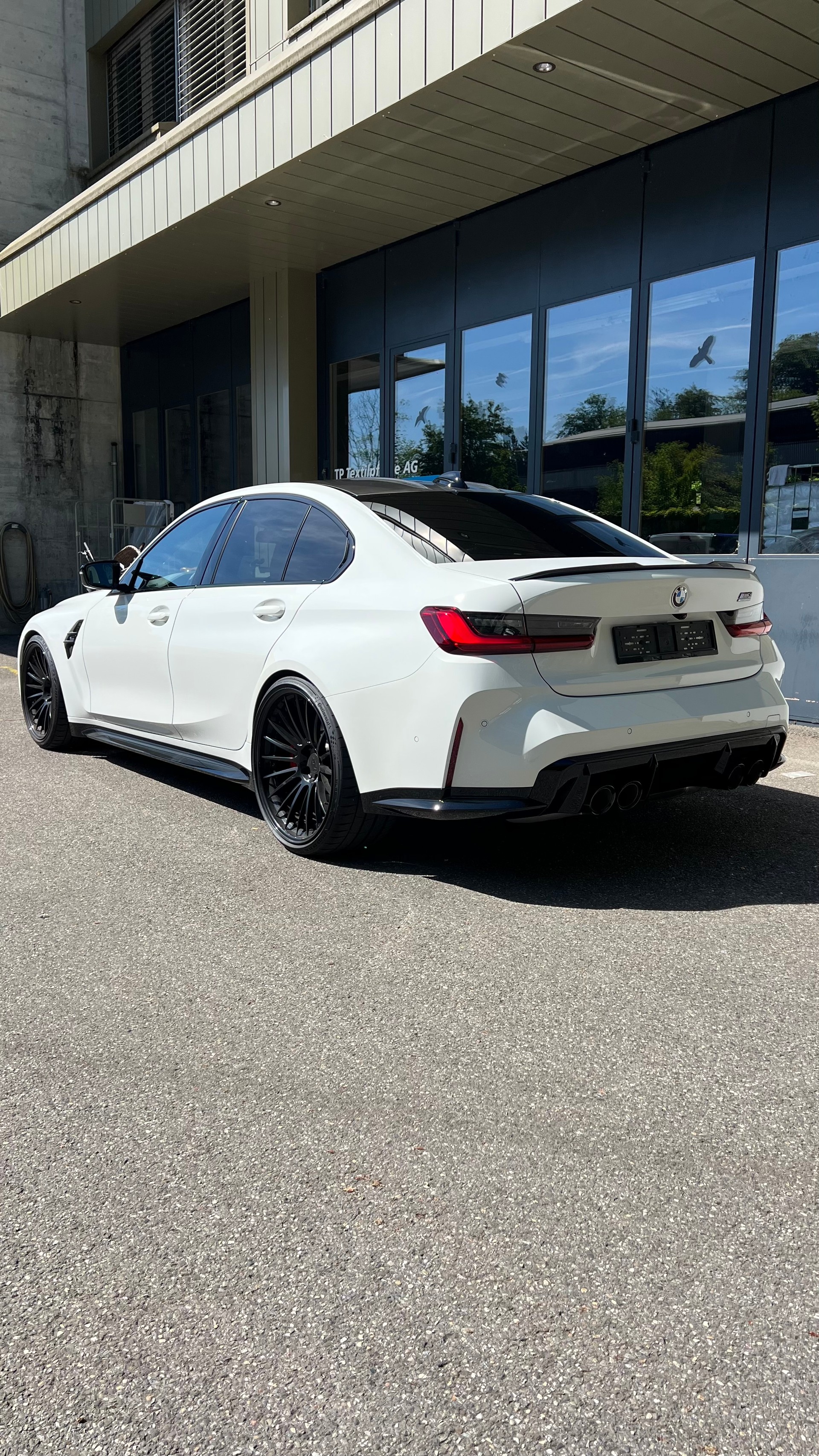 BMW M3 Competition xDrive-image-2