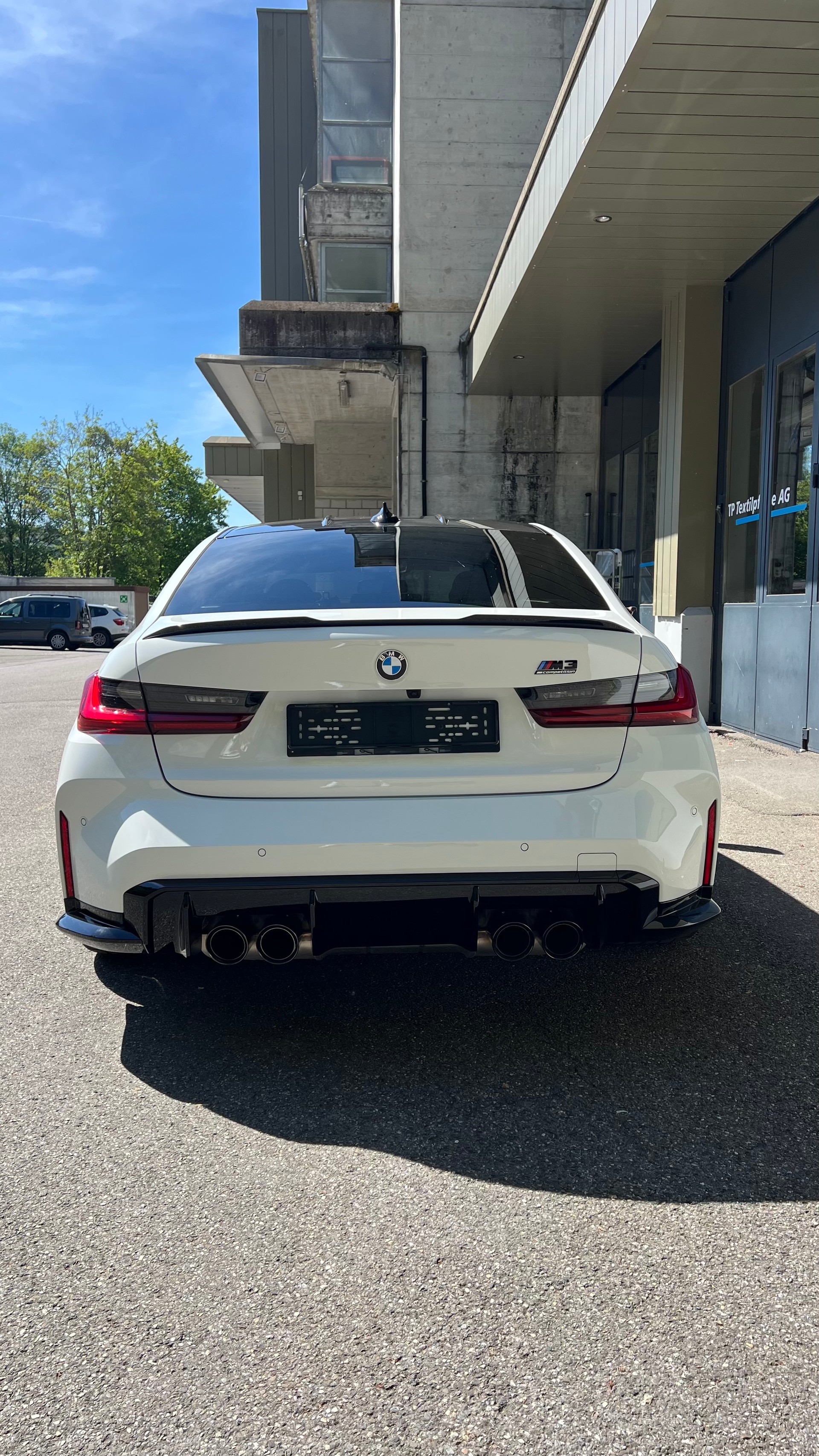 BMW M3 Competition xDrive-image-3