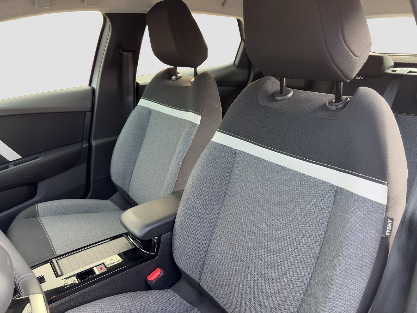 CITROEN C4 1.2 PureTech Swiss Edition-image-17