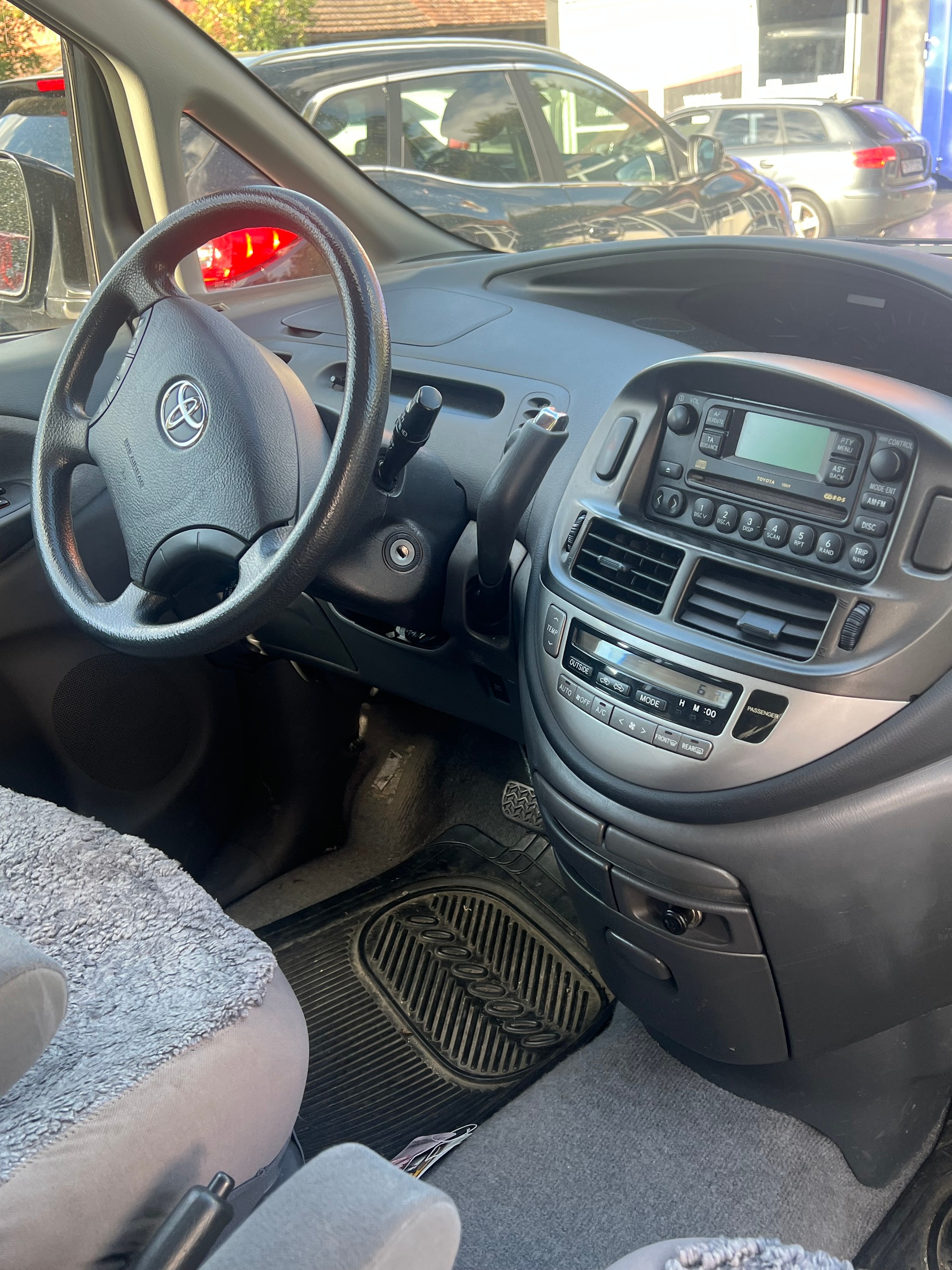 TOYOTA Previa 2.4 Linea Luna-image-5