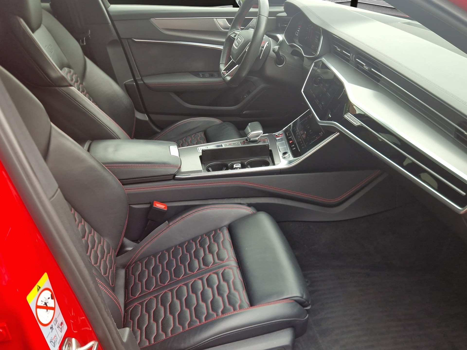 AUDI RS6 Avant 4.0 TFSI V8 quattro-image-11