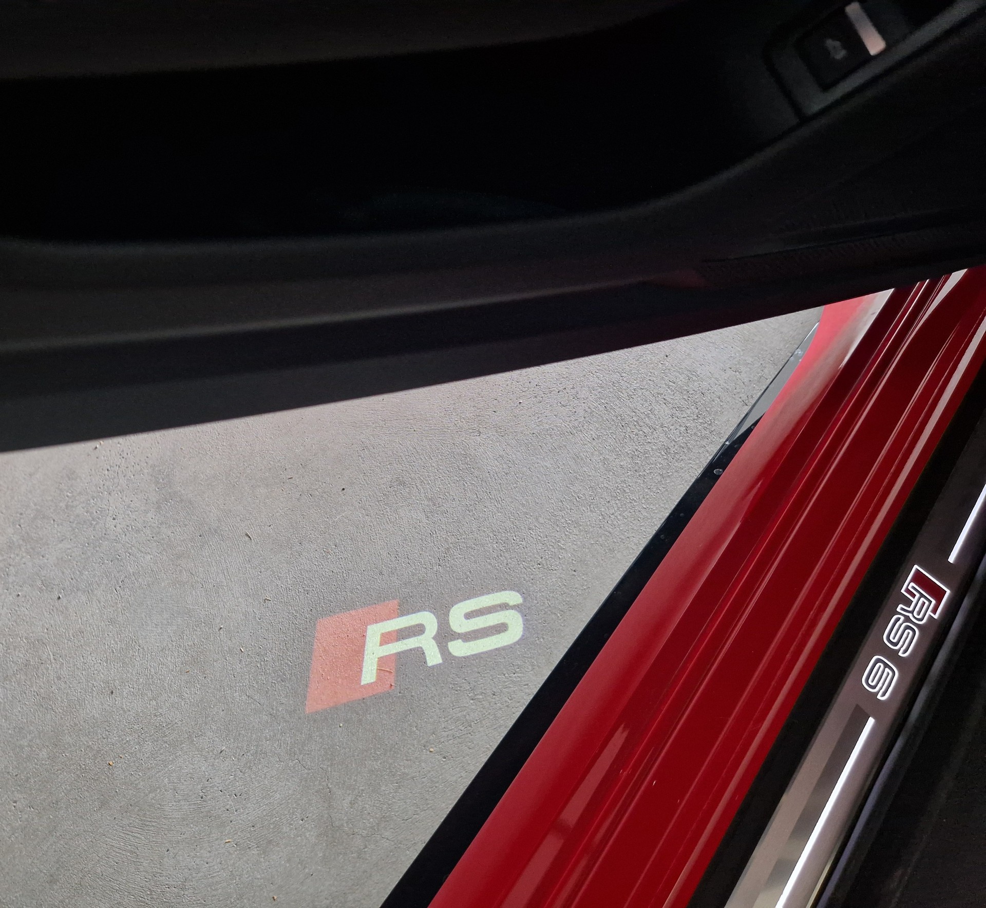 AUDI RS6 Avant 4.0 TFSI V8 quattro-image-15