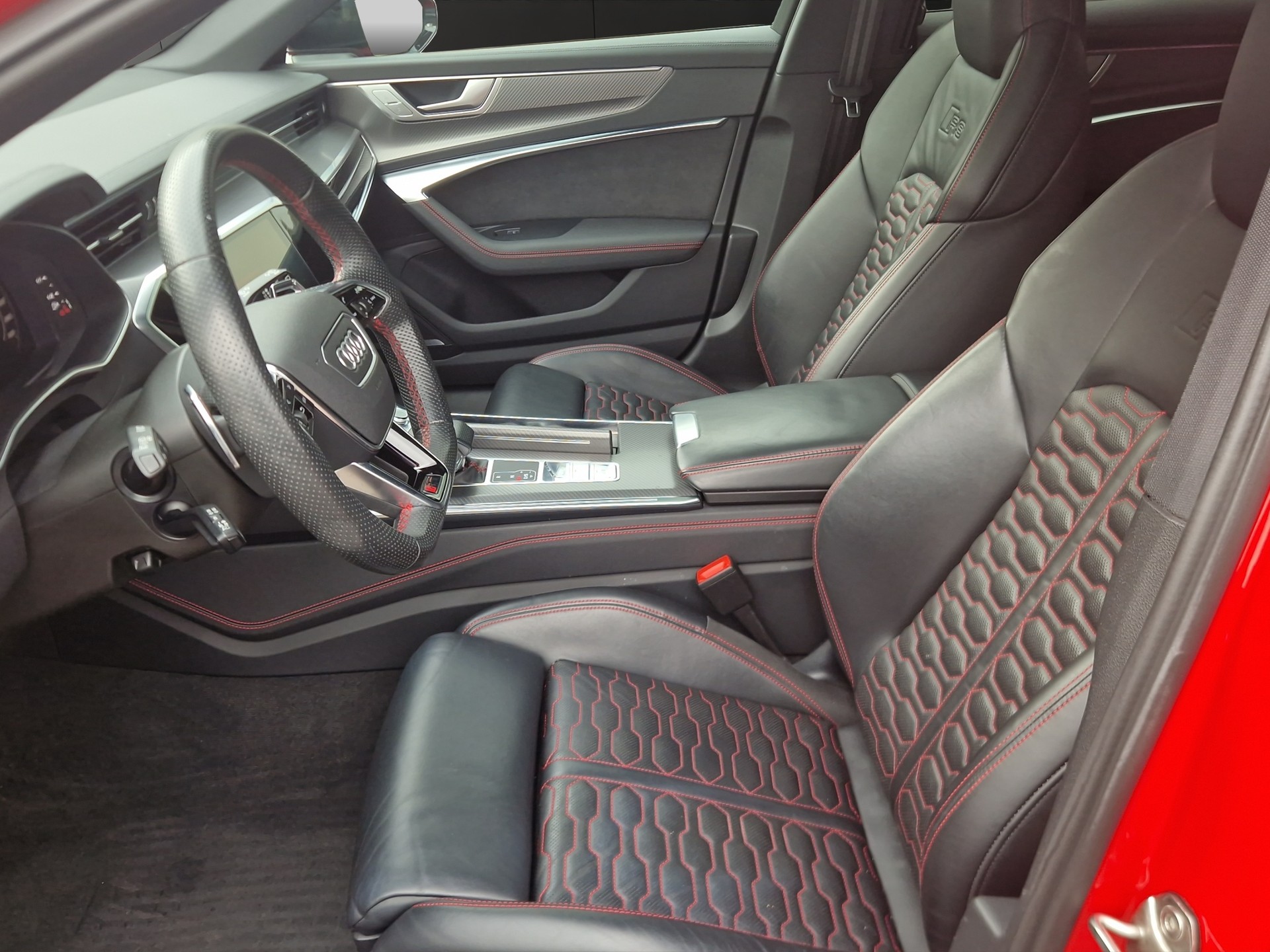 AUDI RS6 Avant 4.0 TFSI V8 quattro-image-8