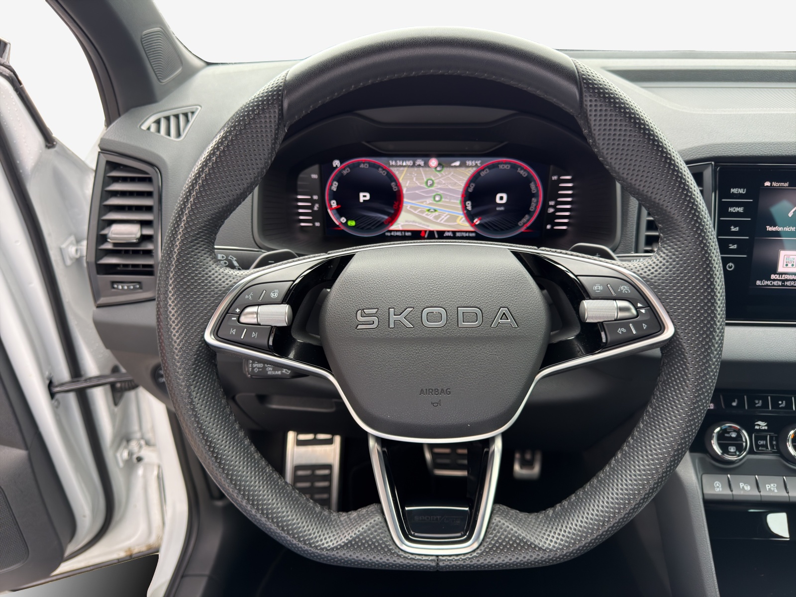 SKODA Karoq 2.0 TSI SportLine 4x4 DSG-image-9