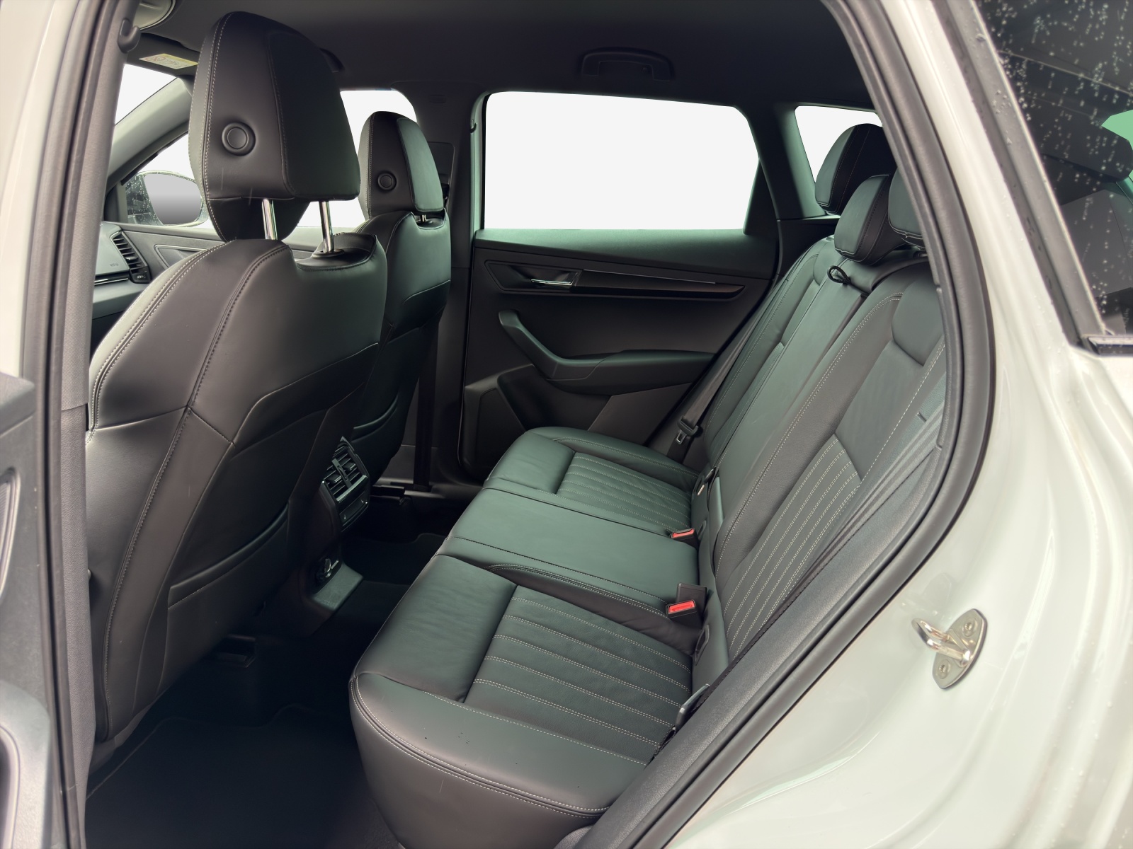 SKODA Karoq 2.0 TSI SportLine 4x4 DSG-image-11