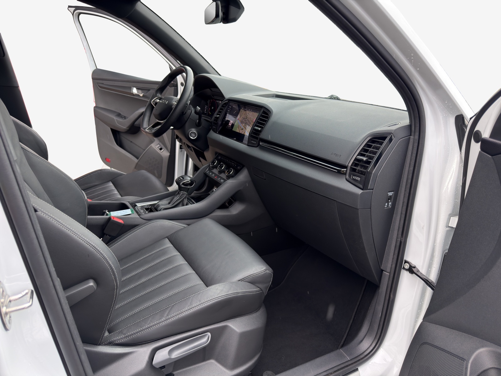 SKODA Karoq 2.0 TSI SportLine 4x4 DSG-image-14