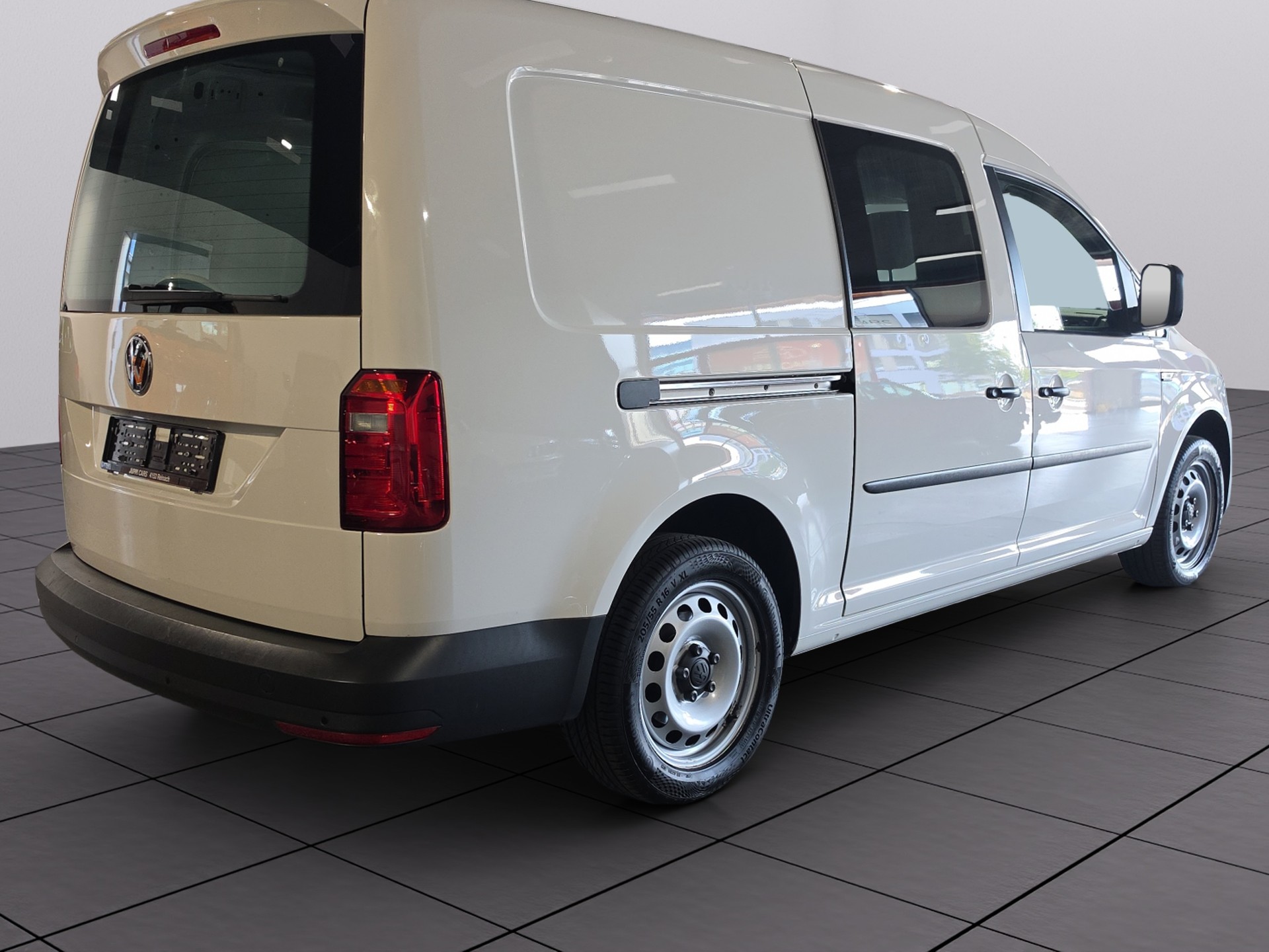 VW Caddy Maxi 2.0TDI BlueMotion Technology DSG-image-4