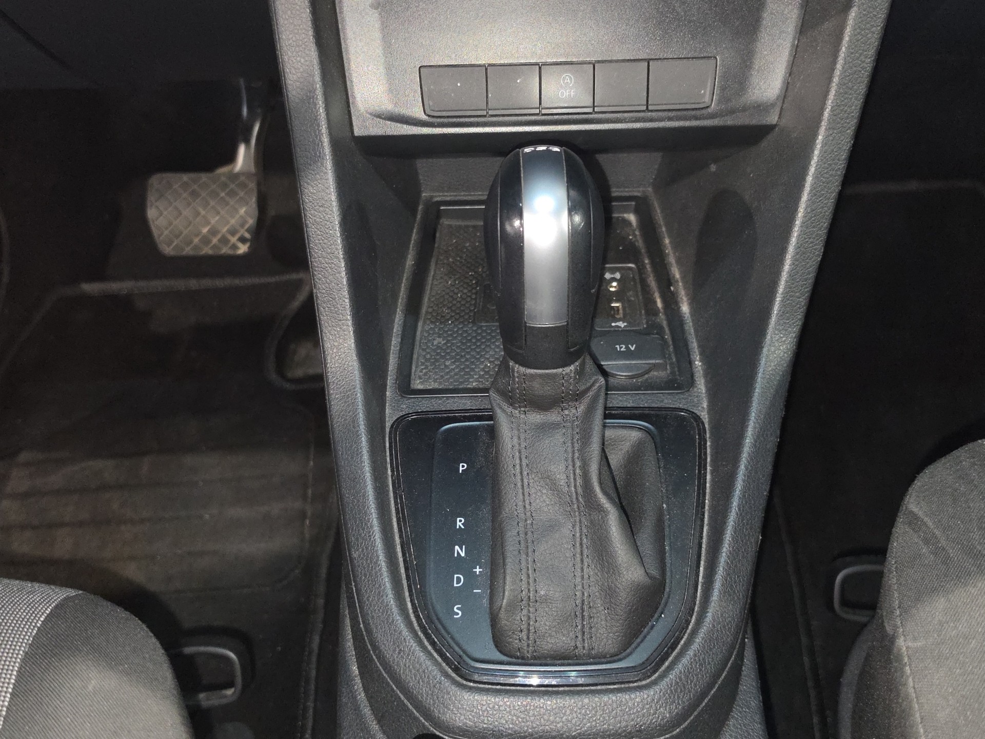 VW Caddy Maxi 2.0TDI BlueMotion Technology DSG-image-12
