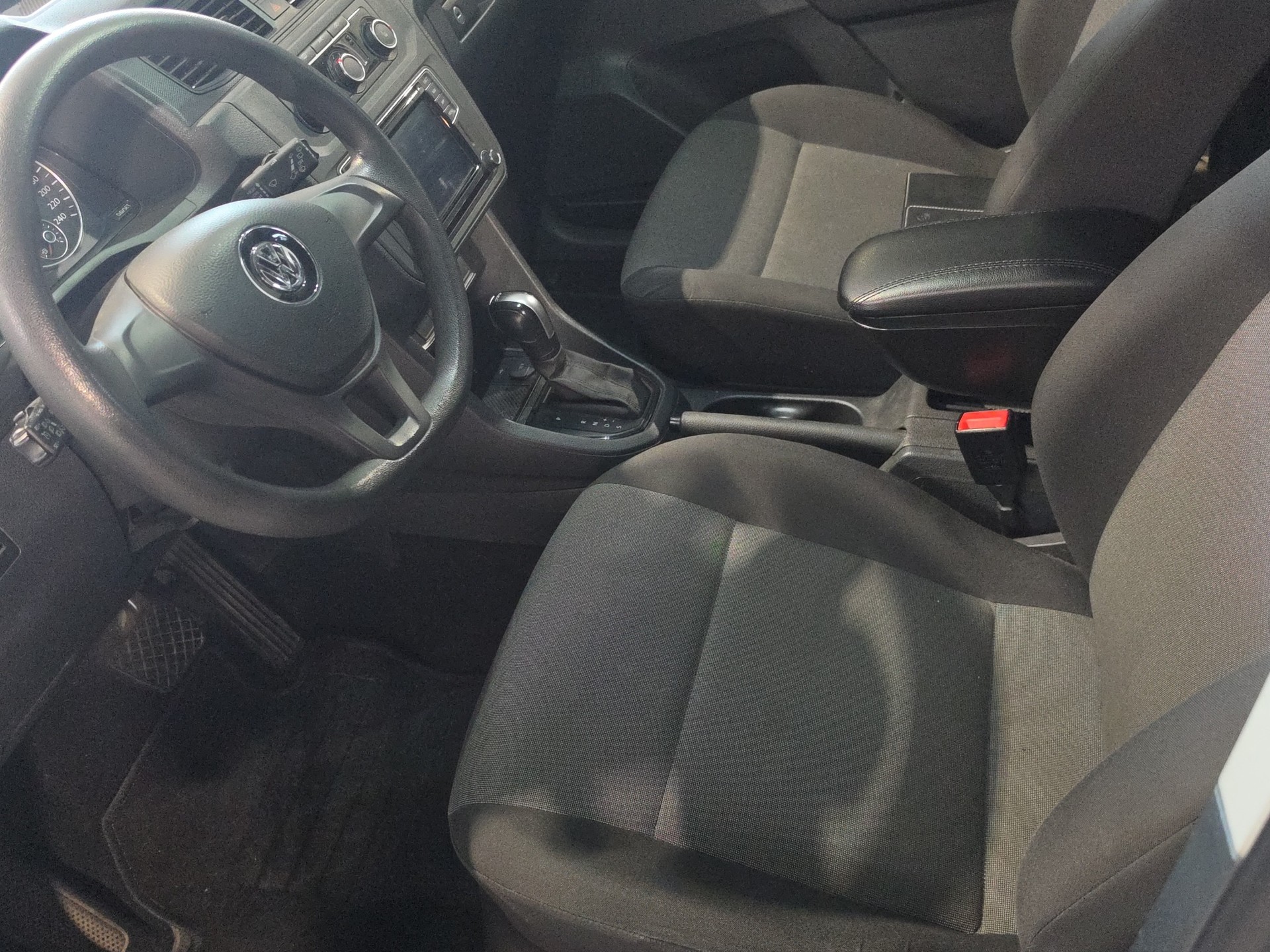 VW Caddy Maxi 2.0TDI BlueMotion Technology DSG-image-8