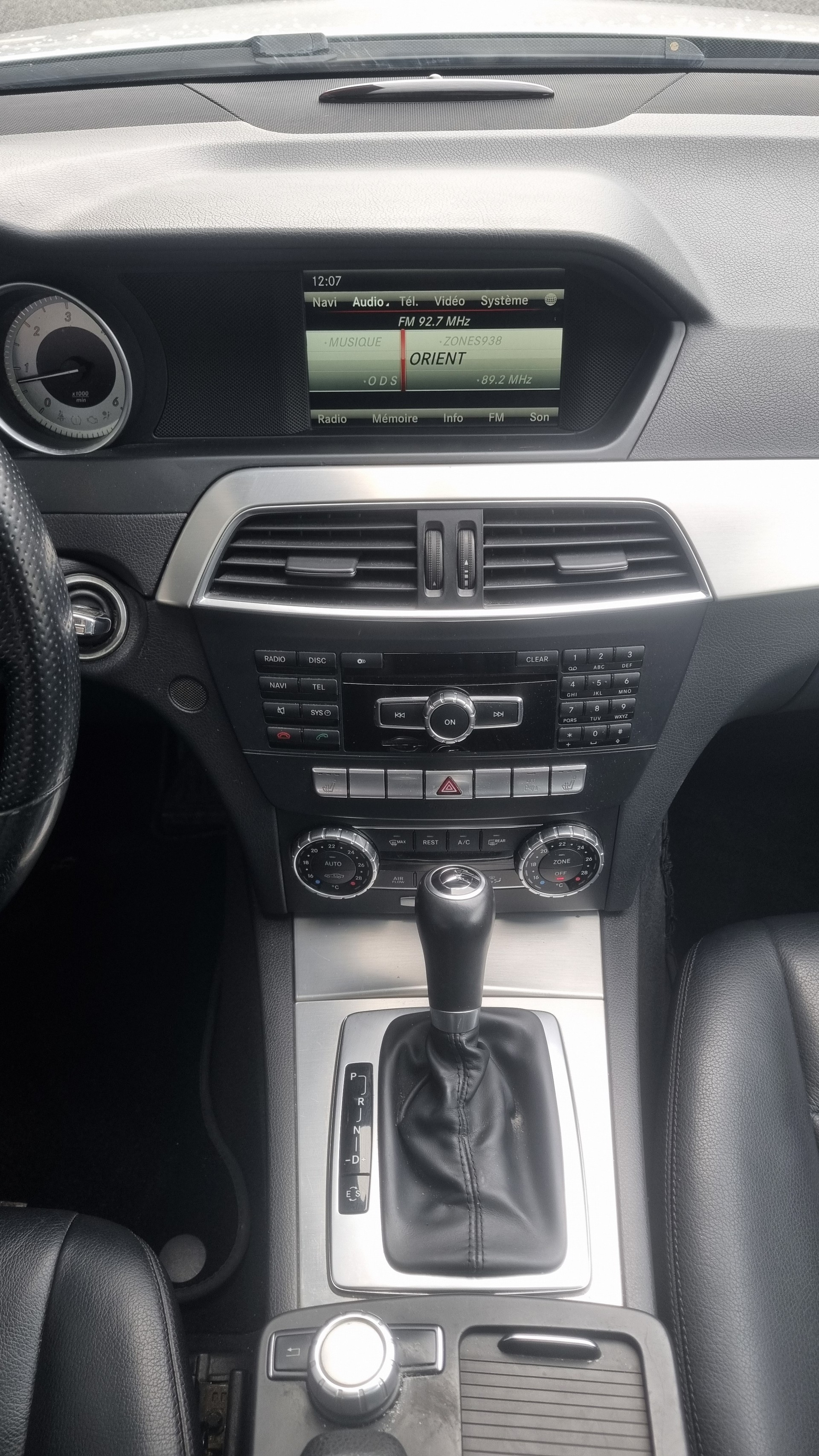 MERCEDES-BENZ C 300 CDI Elégance 4Matic 7G-Tronic-image-10
