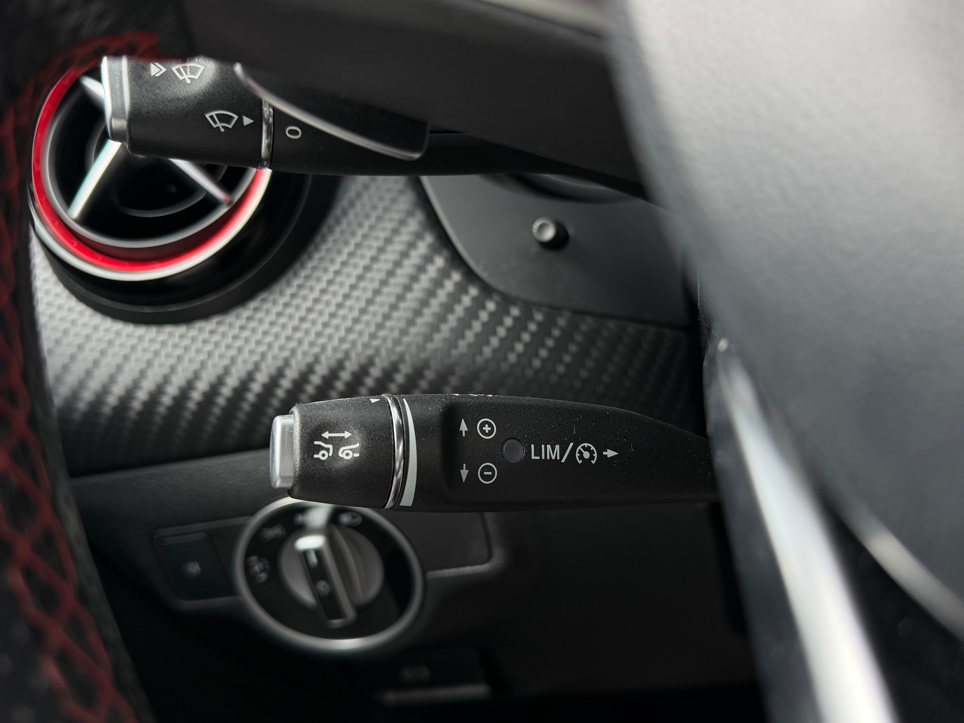MERCEDES-BENZ A 250 Sport 4Matic 7G-DCT-image-10