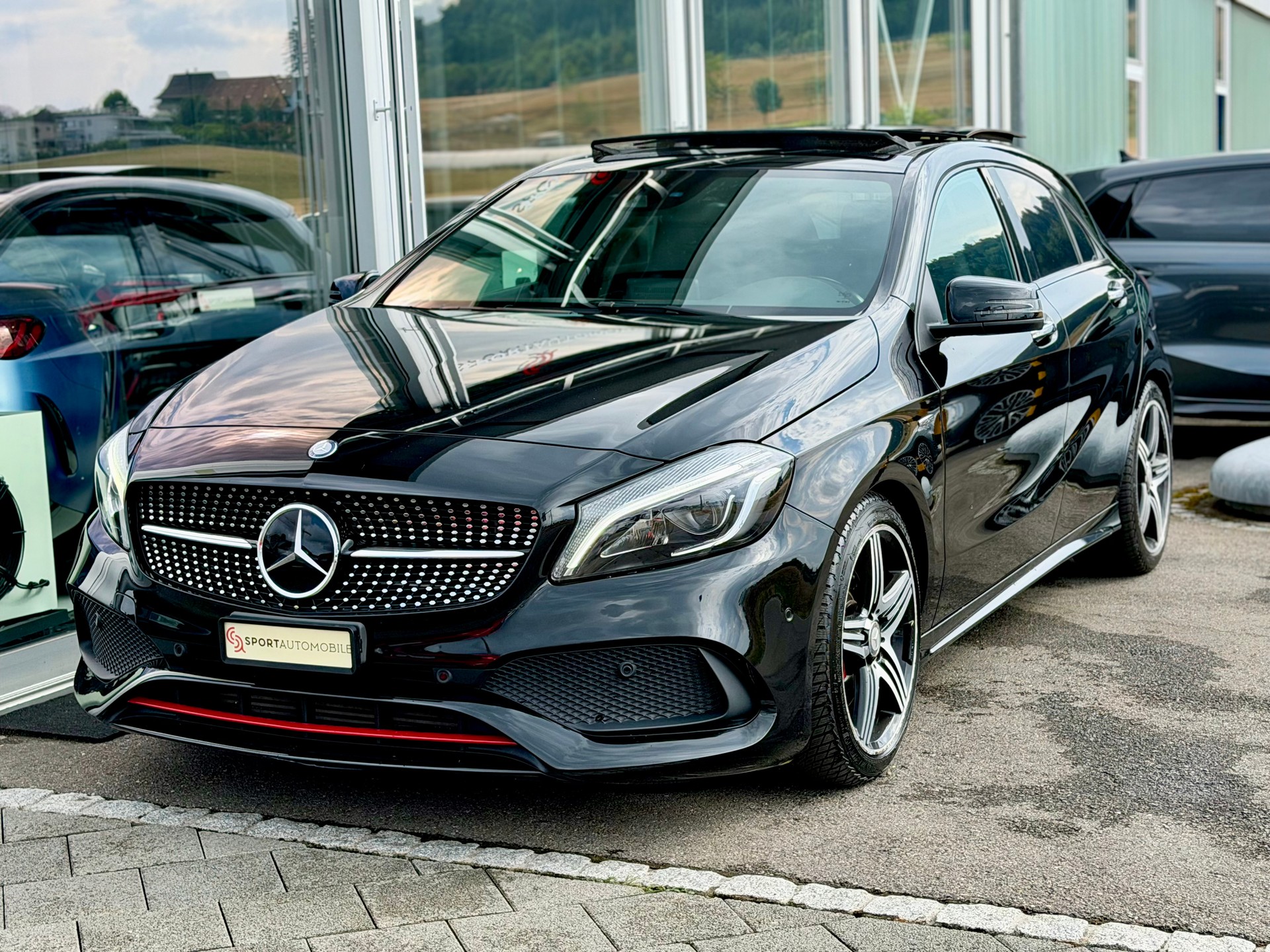 MERCEDES-BENZ A 250 Sport 4Matic 7G-DCT-image-2