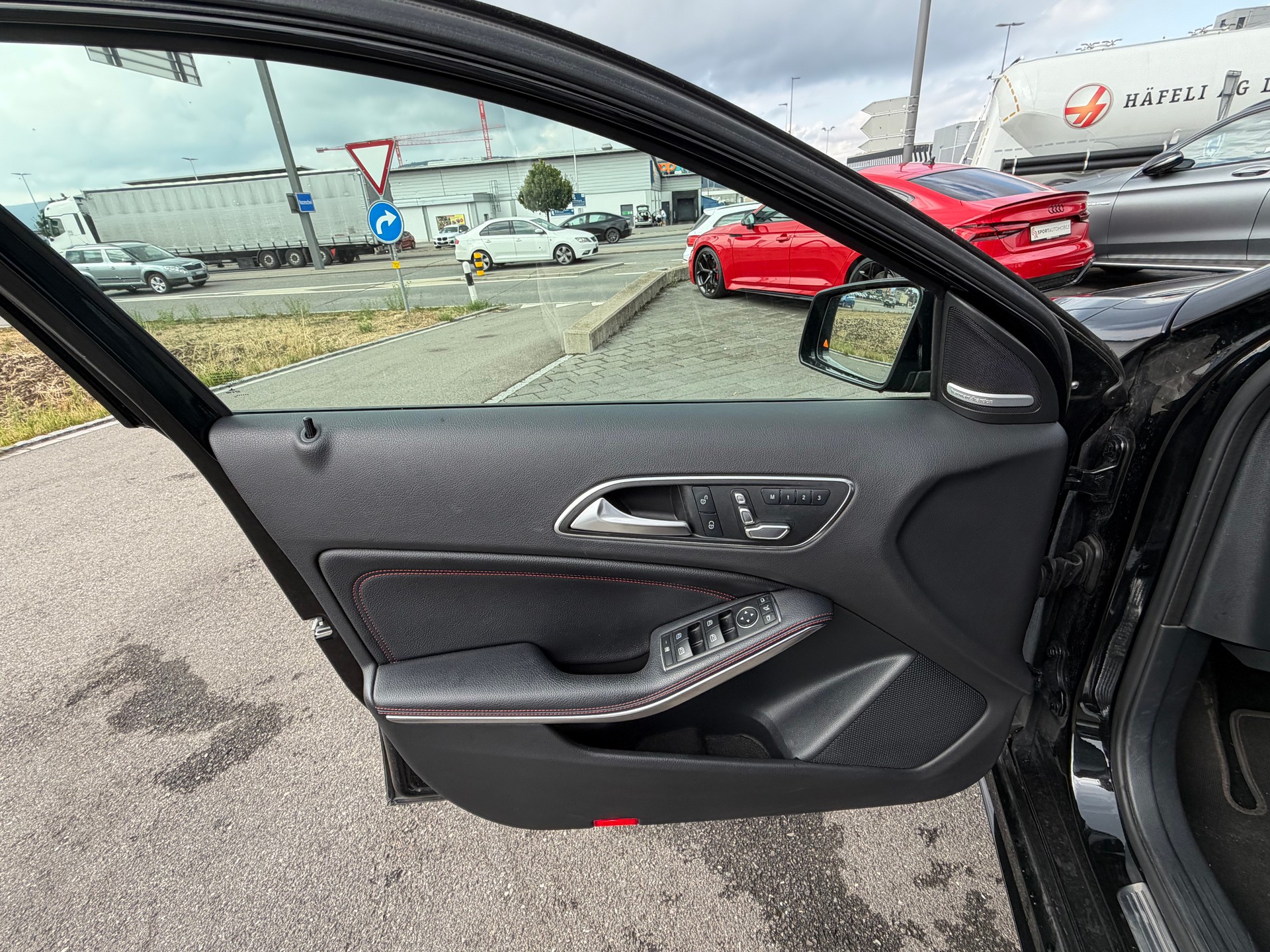 MERCEDES-BENZ A 250 Sport 4Matic 7G-DCT-image-11