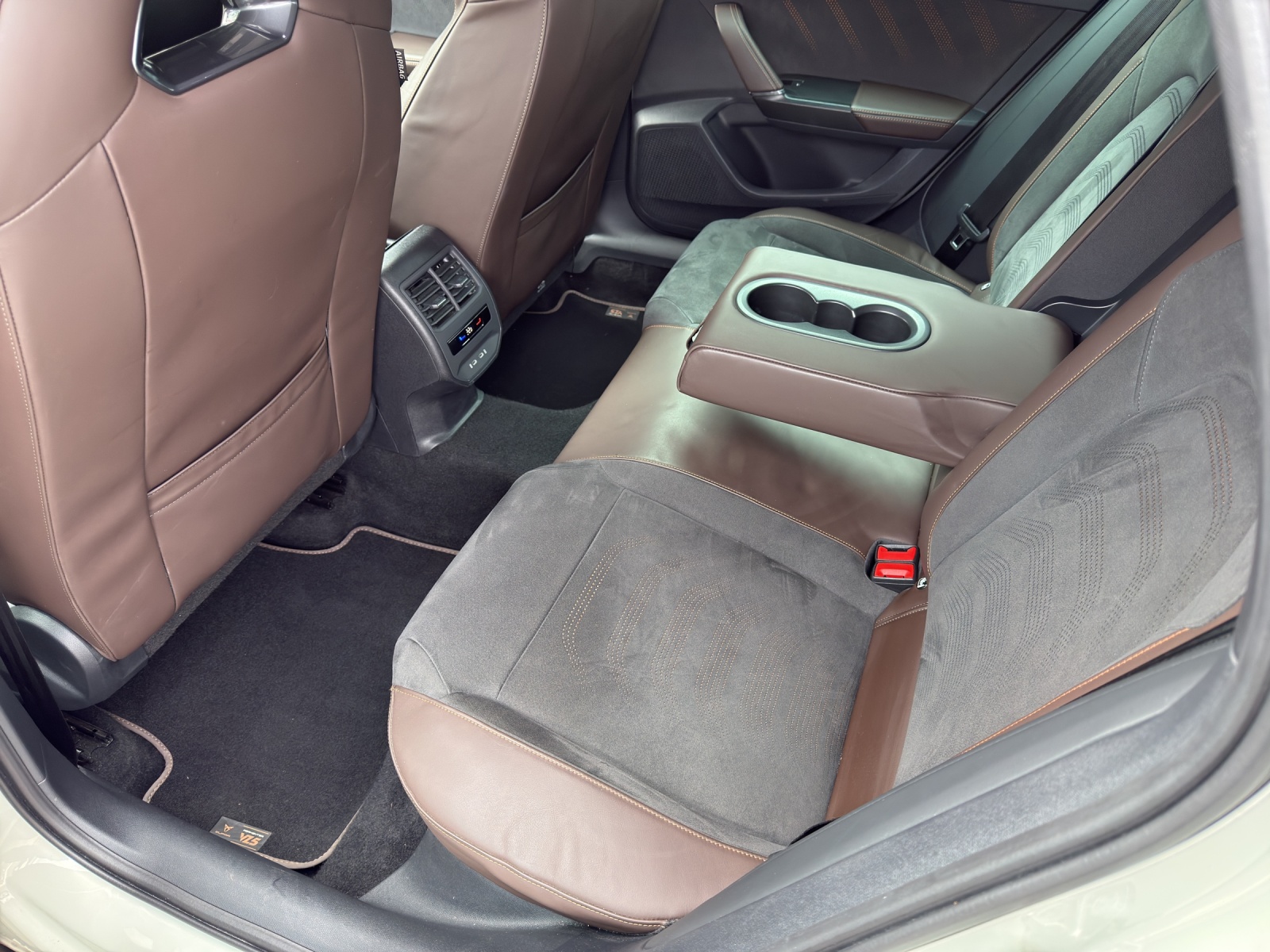 CUPRA Formentor 2.5TSI VZ5 Taiga Grey 4Drive DSG-image-11