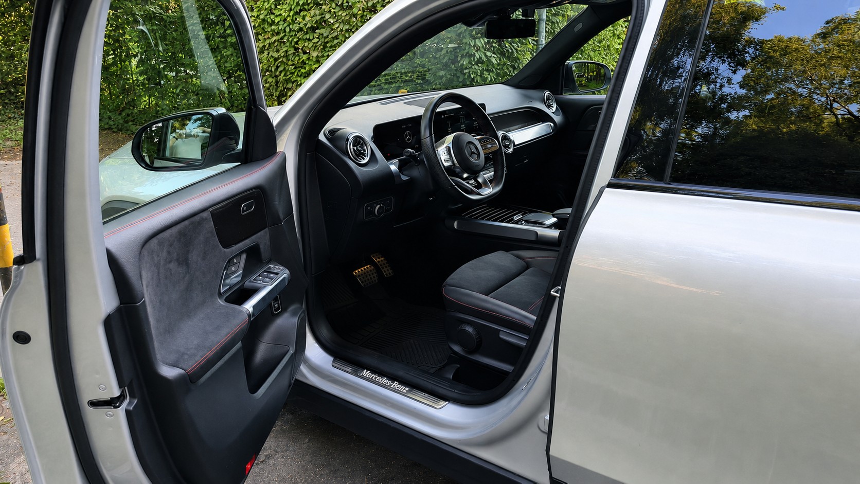 MERCEDES-BENZ GLB 200 d 4Matic *AMG Line*-image-9