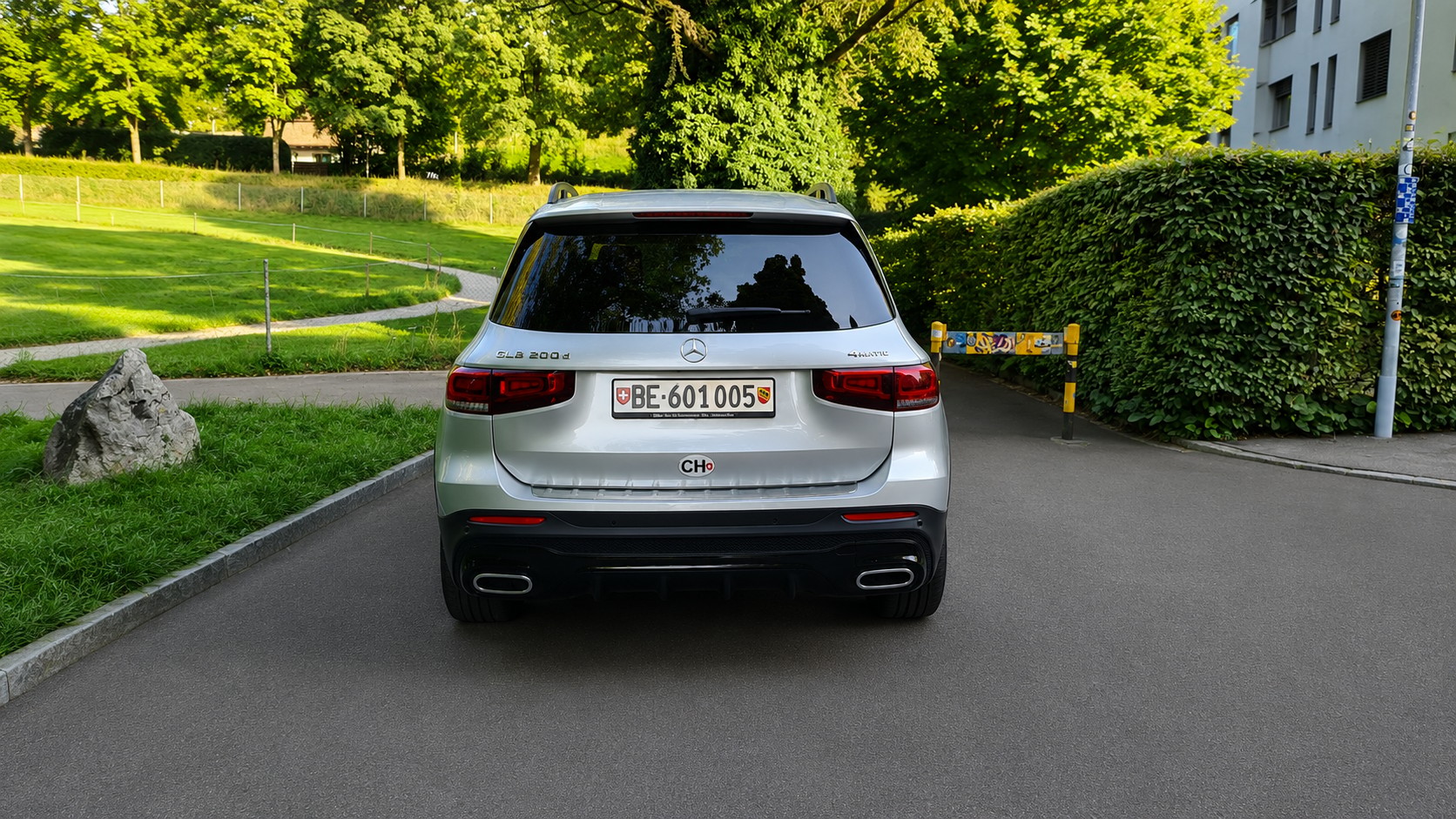 MERCEDES-BENZ GLB 200 d 4Matic *AMG Line*-image-3