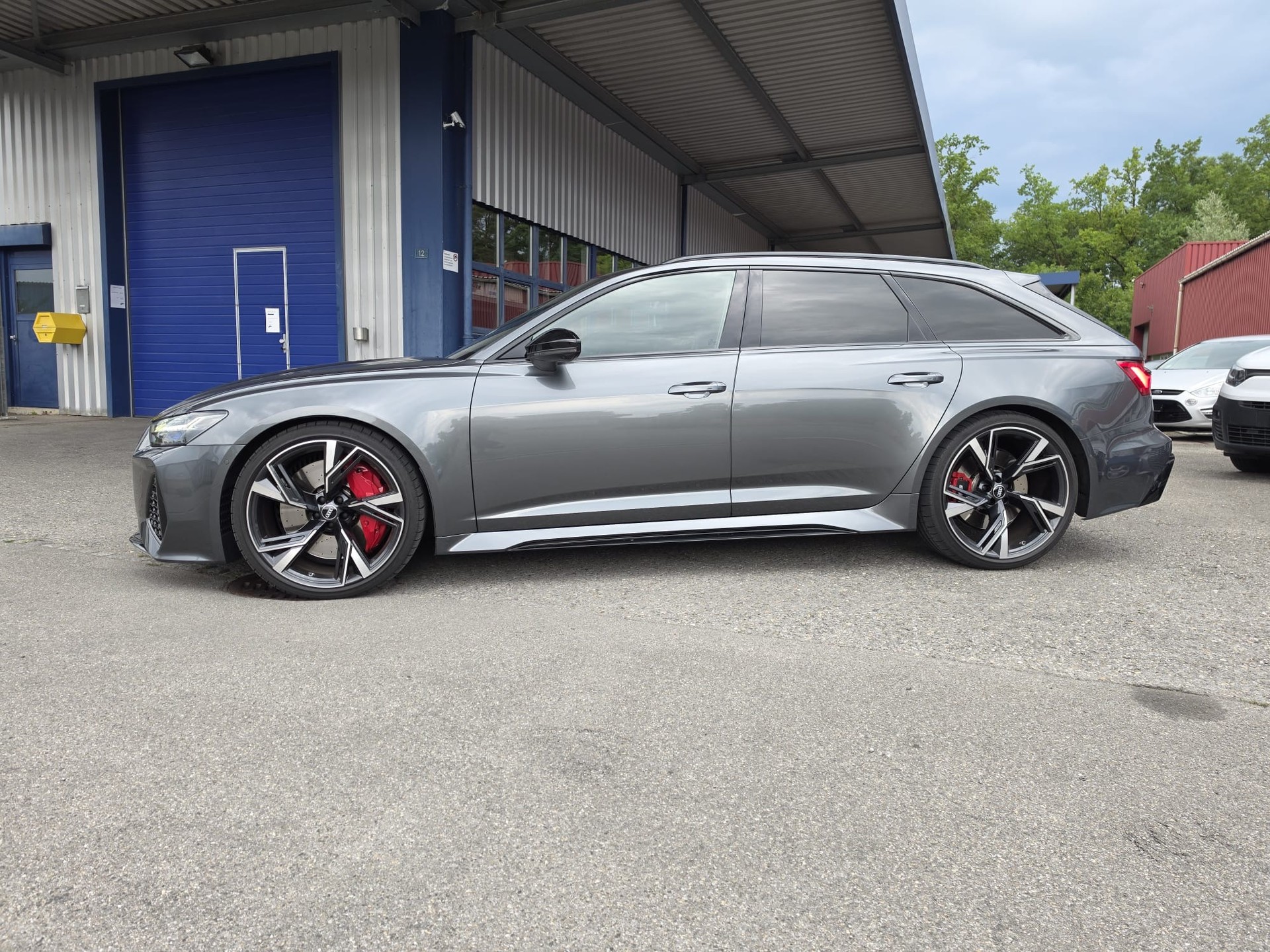 AUDI RS6 Avant 4.0 TFSI V8 quattro-showroom-element-3