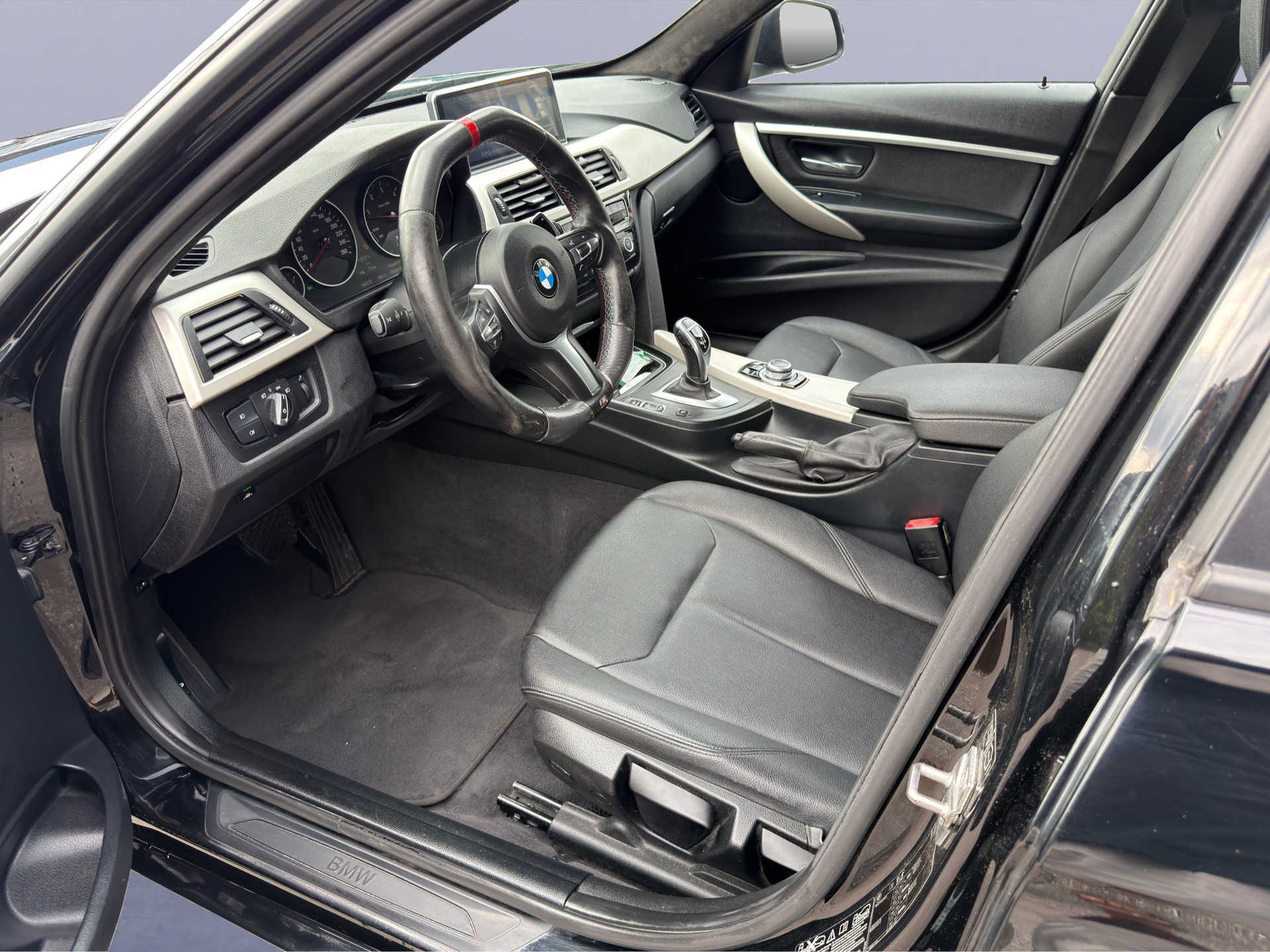 BMW 335d xDrive Touring Steptronic-image-13