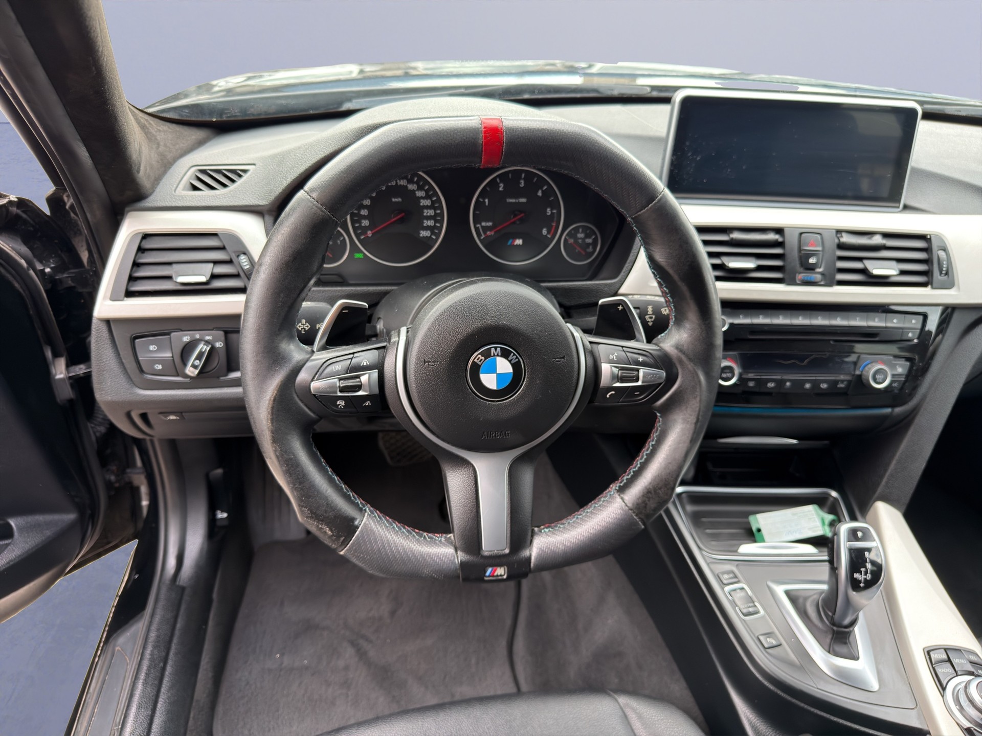 BMW 335d xDrive Touring Steptronic-image-12