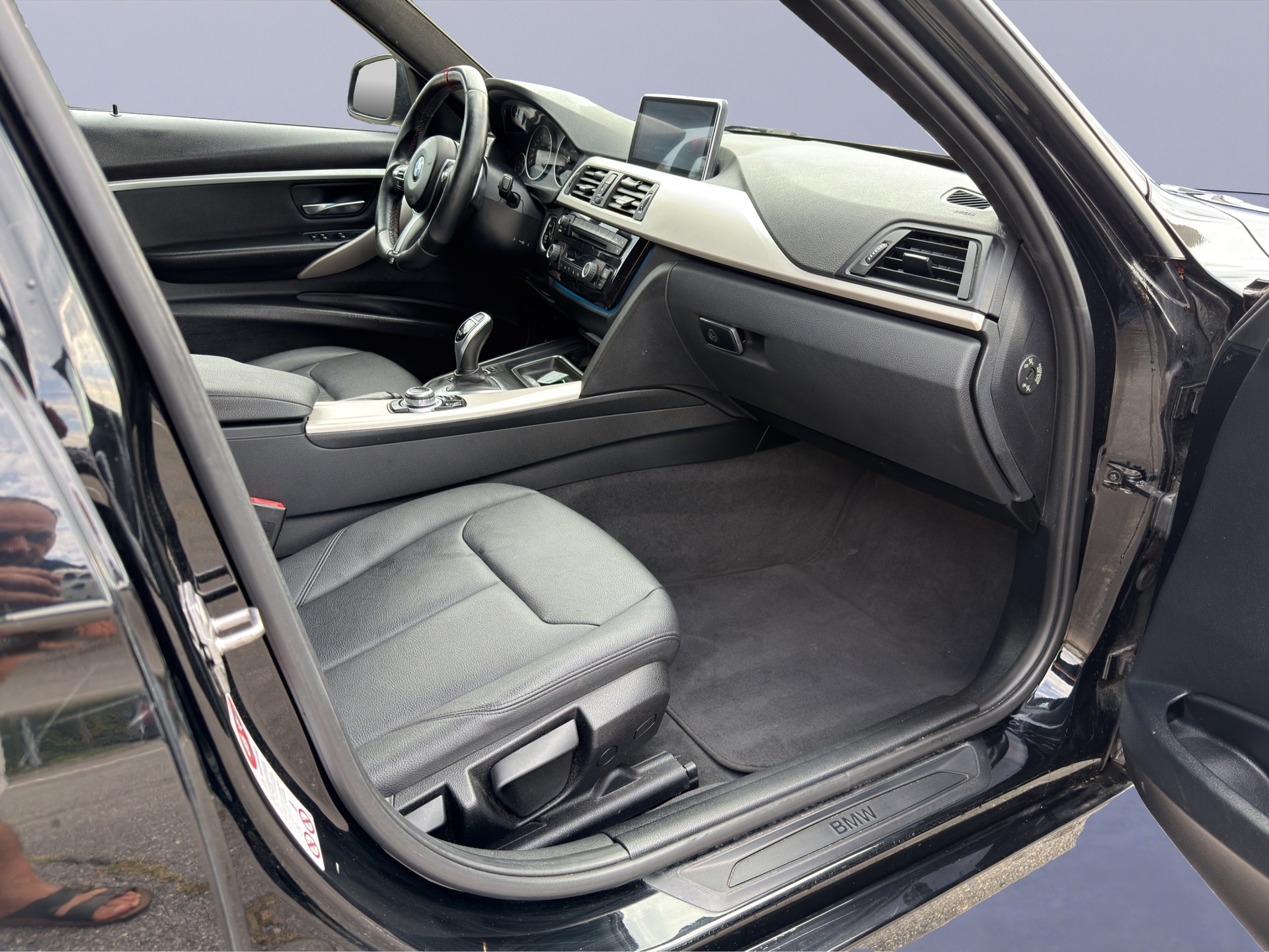 BMW 335d xDrive Touring Steptronic-image-8