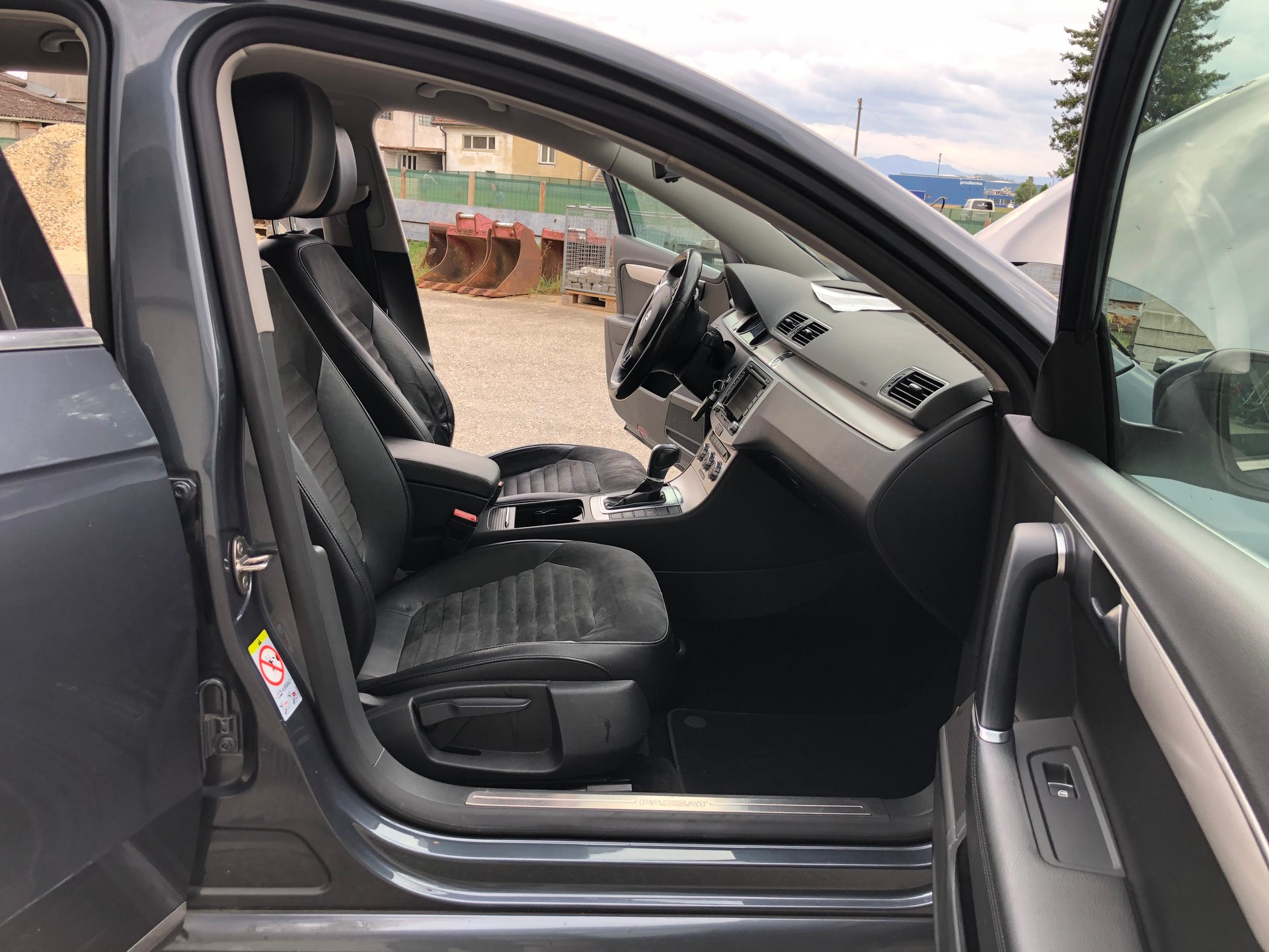 VW Passat Variant 2.0 TDI BMT Highline DSG-image-9
