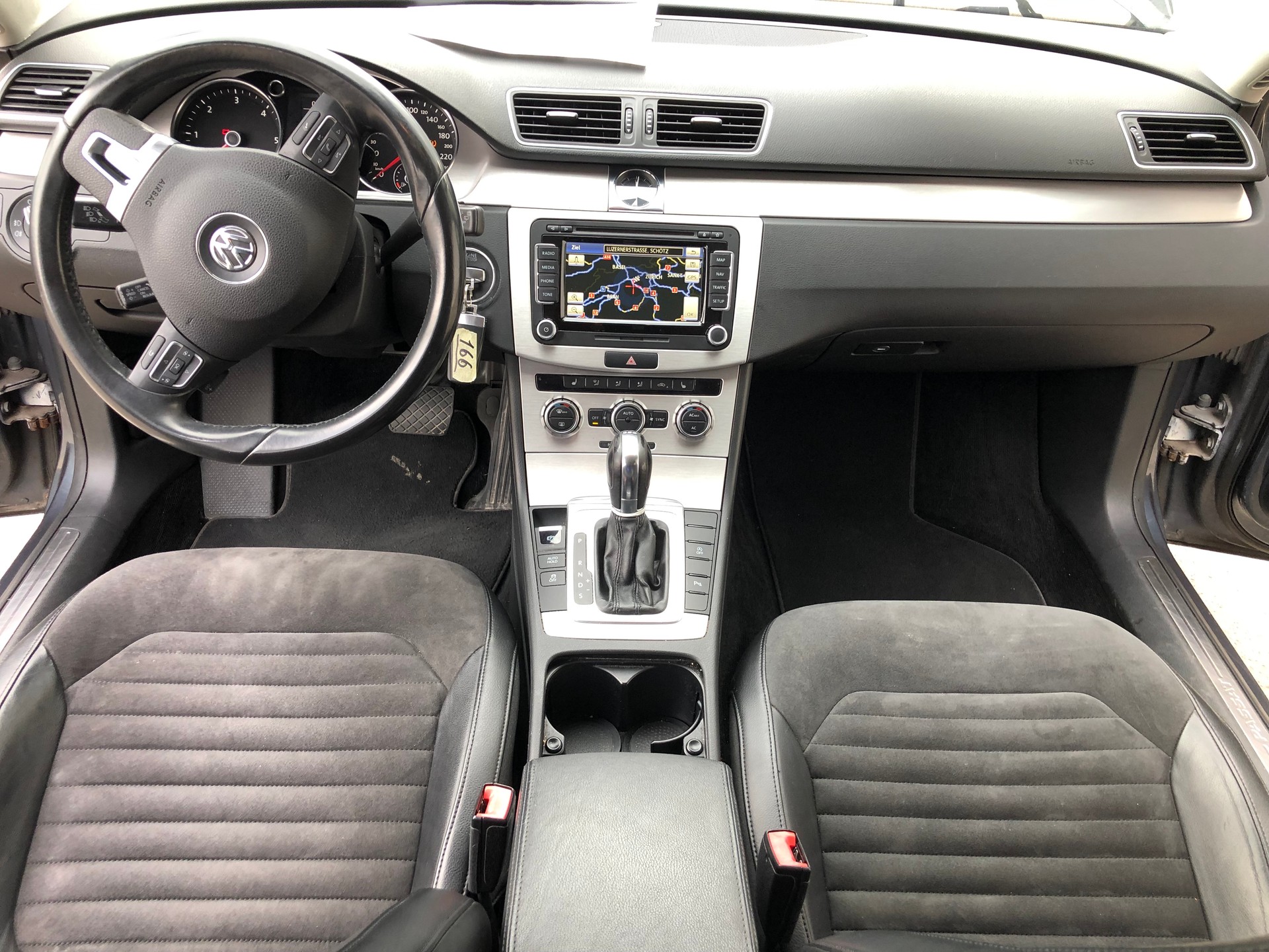 VW Passat Variant 2.0 TDI BMT Highline DSG-image-11