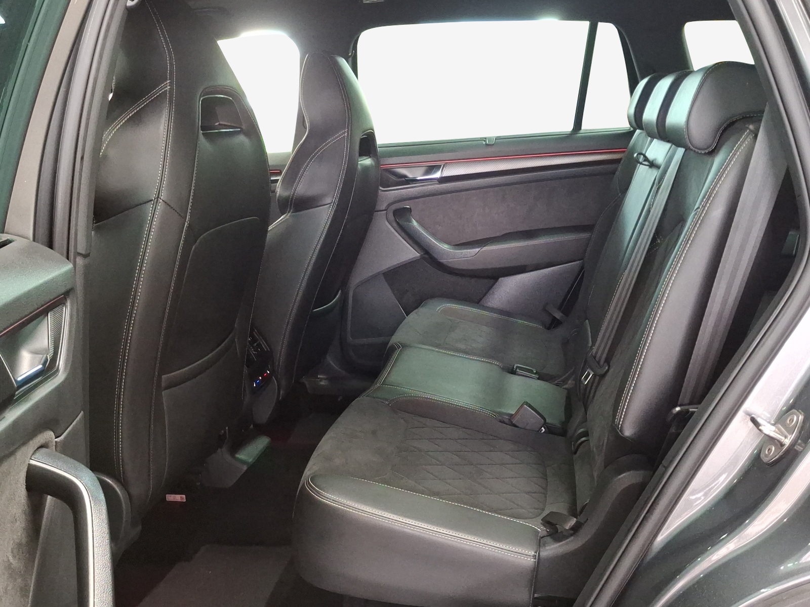 SKODA Kodiaq 2.0 TSI 4x4 SportLine-image-11