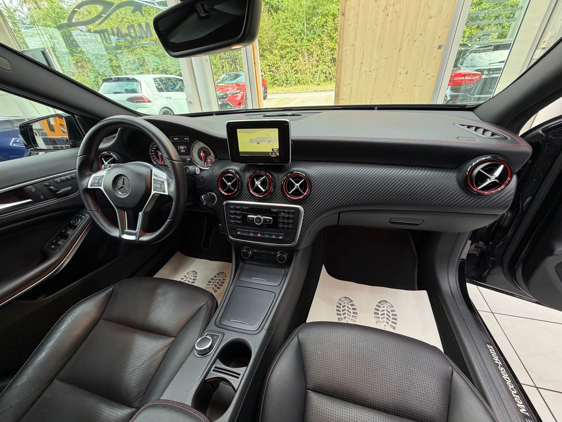 MERCEDES-BENZ A 250 Sport-image-15
