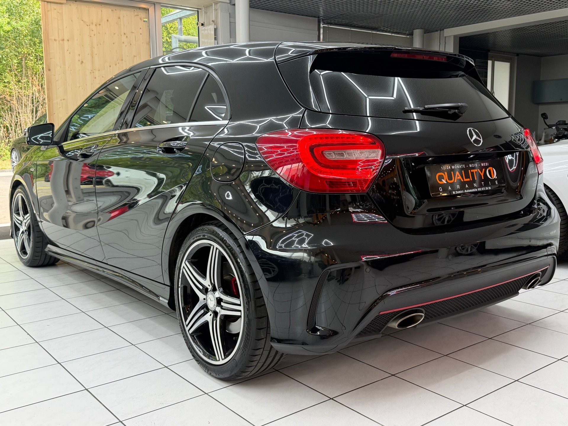 MERCEDES-BENZ A 250 Sport-image-6