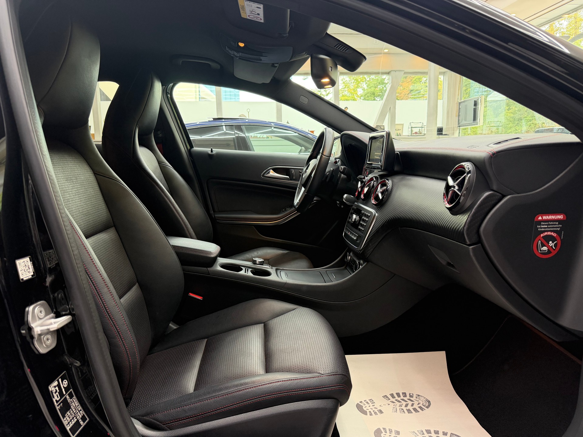 MERCEDES-BENZ A 250 Sport-image-14