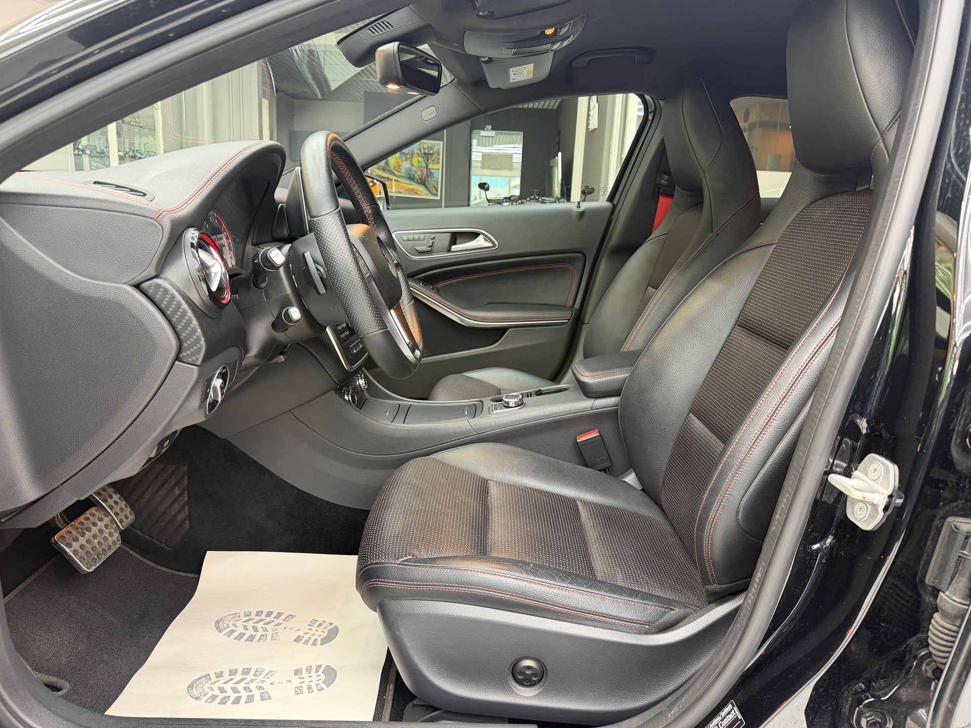 MERCEDES-BENZ A 250 Sport-image-11
